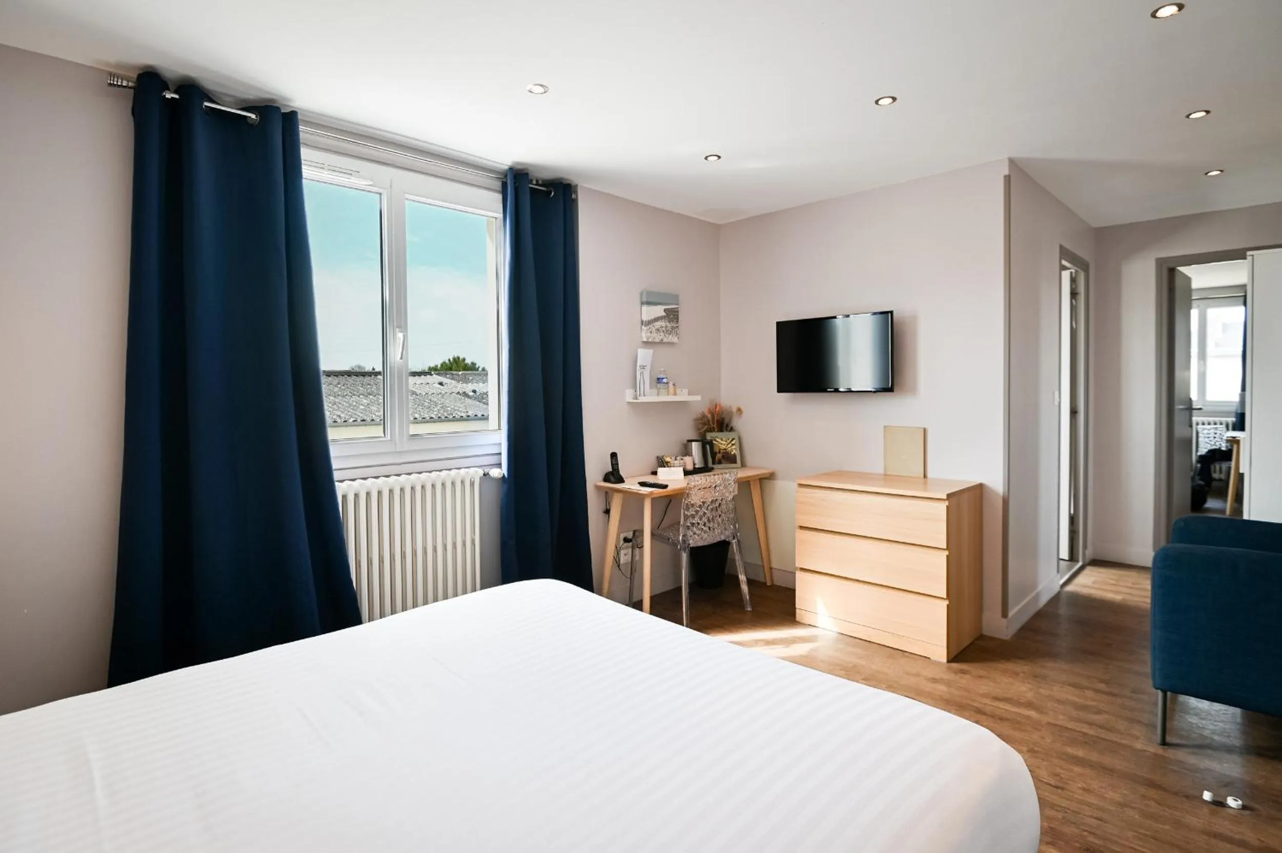 Bed in Saint Aubin Logis Hôtel & Restaurant