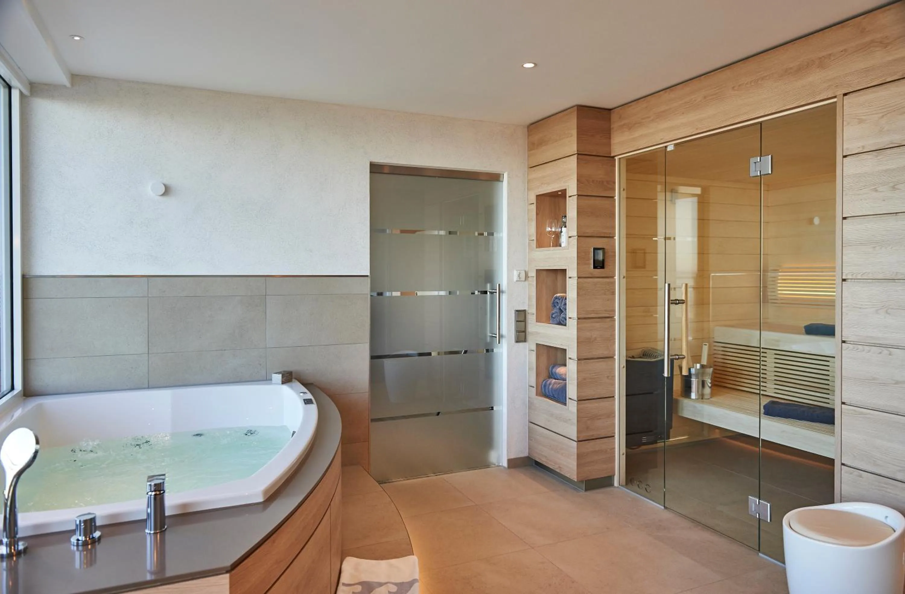 Hot Tub in Badhotel Sternhagen