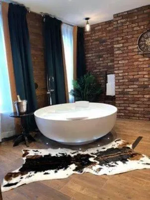 Bathroom in OYO The Townhouse