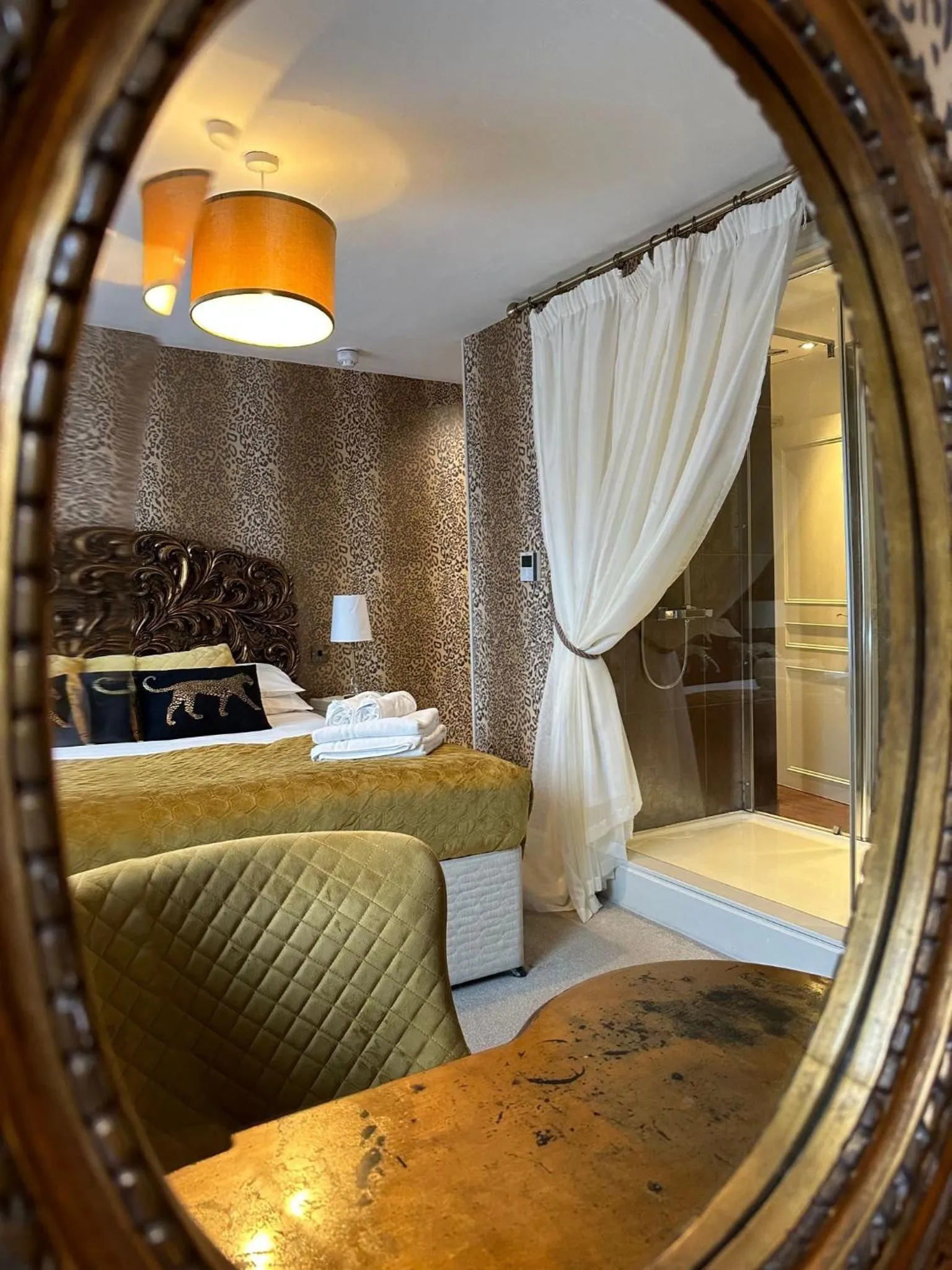 Bathroom in OYO The Townhouse