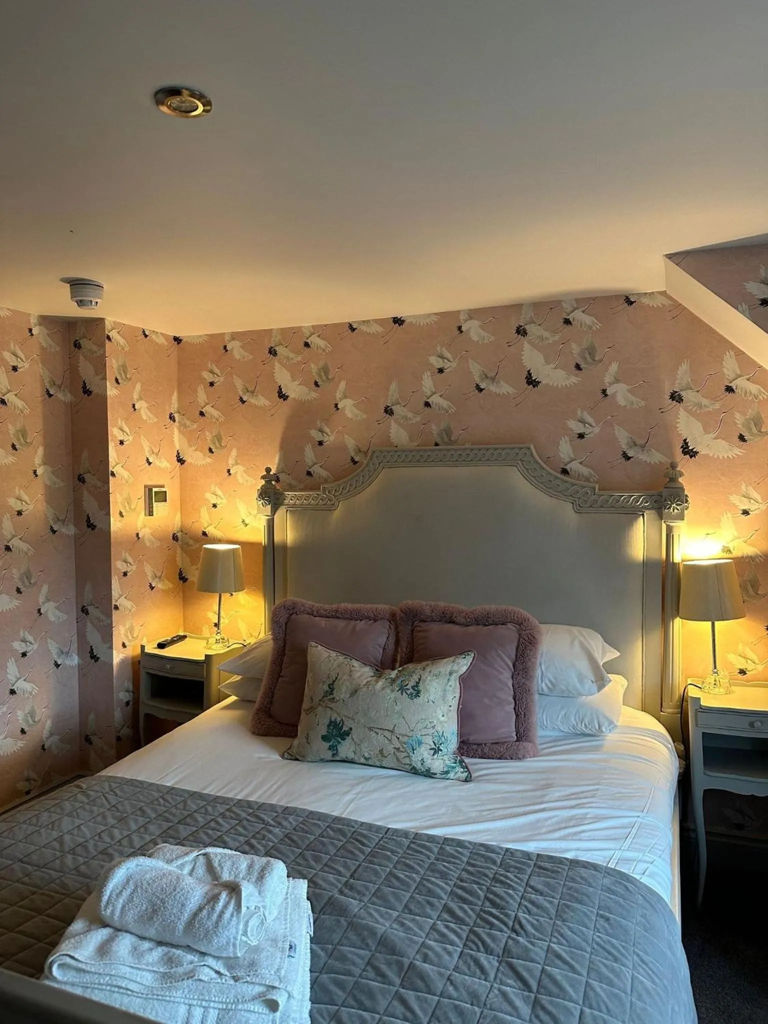 Bedroom in OYO The Townhouse