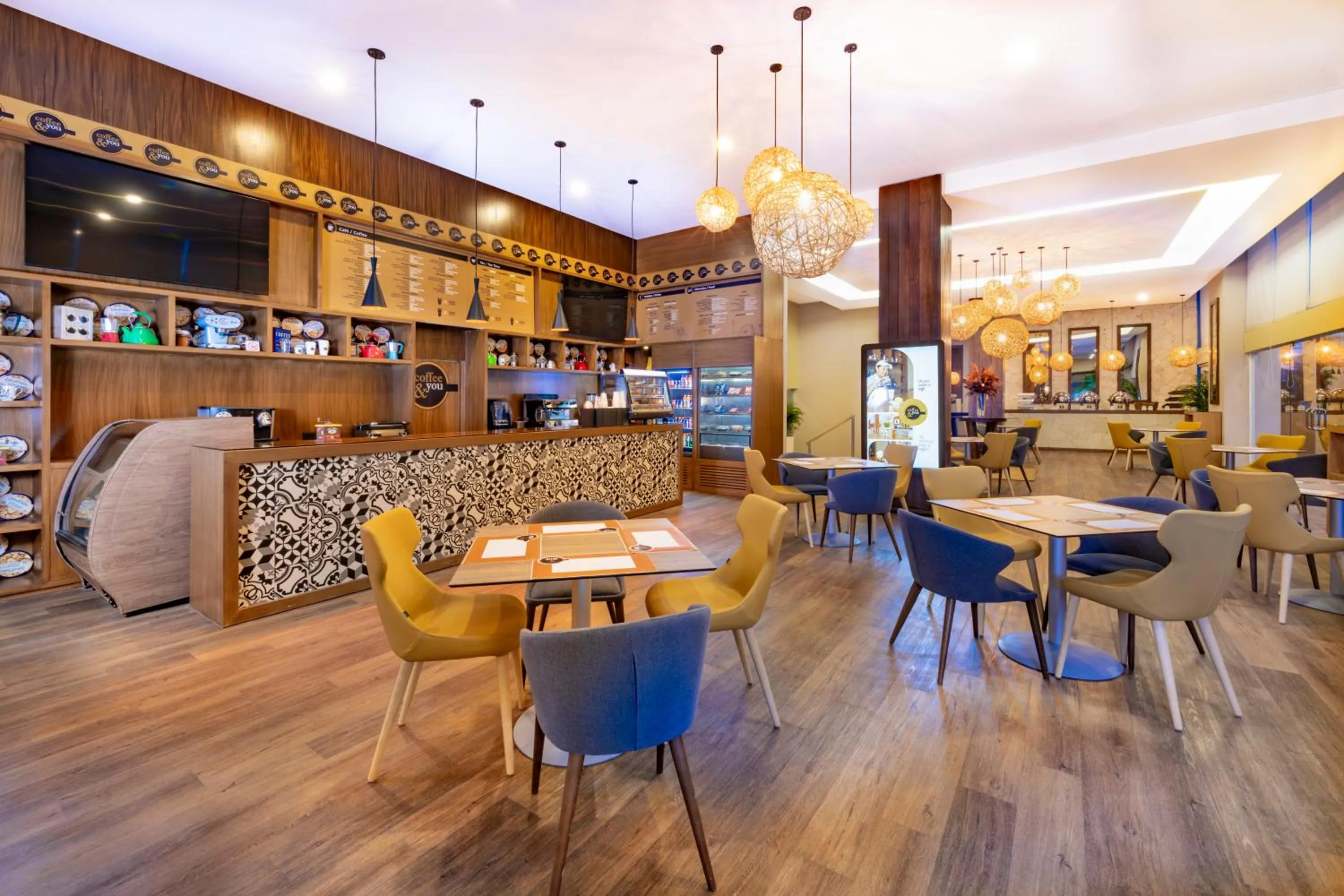 Restaurant/places to eat in Smart Cancun by Oasis