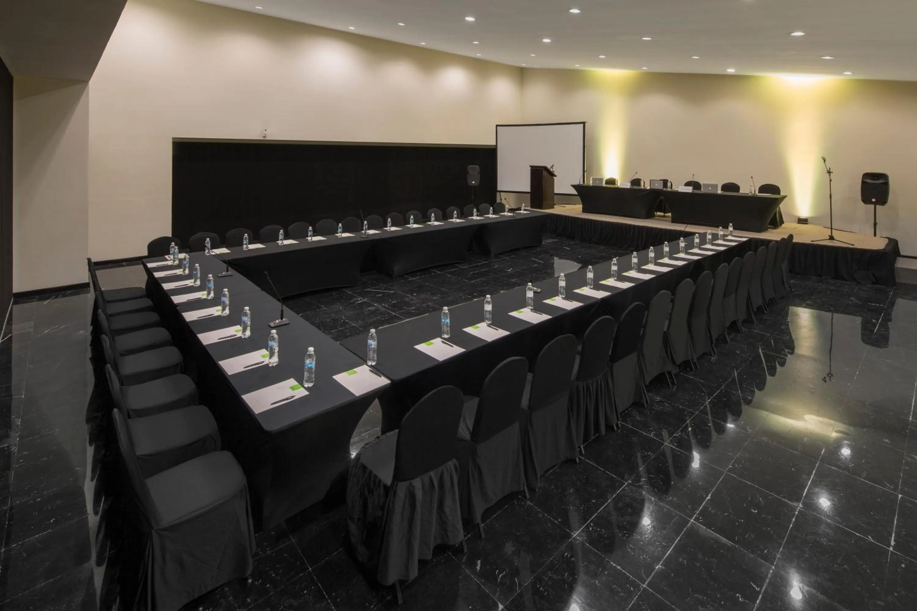 Meeting/conference room in Smart Cancun by Oasis
