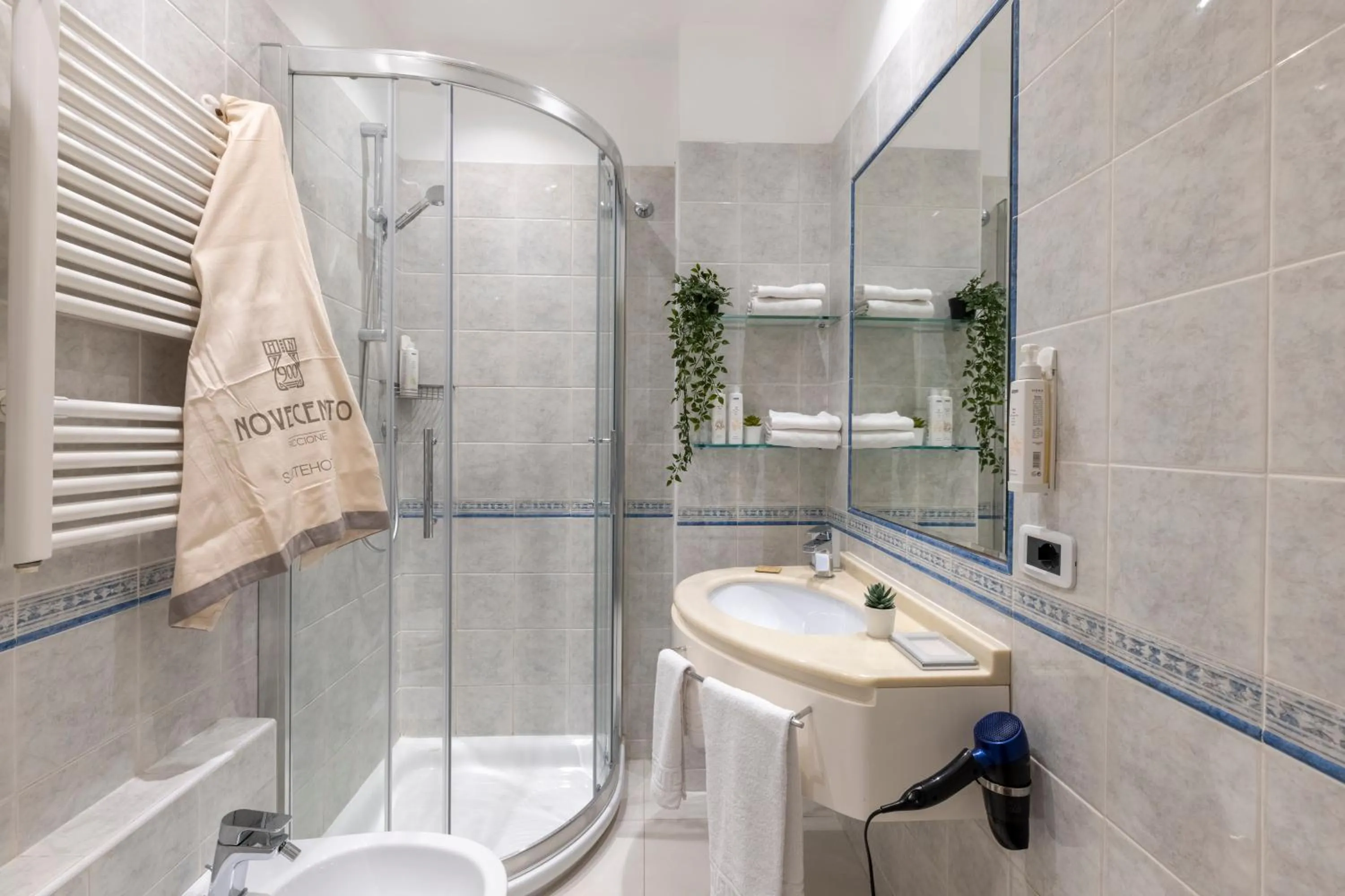 Bathroom in Novecento Suite Hotel