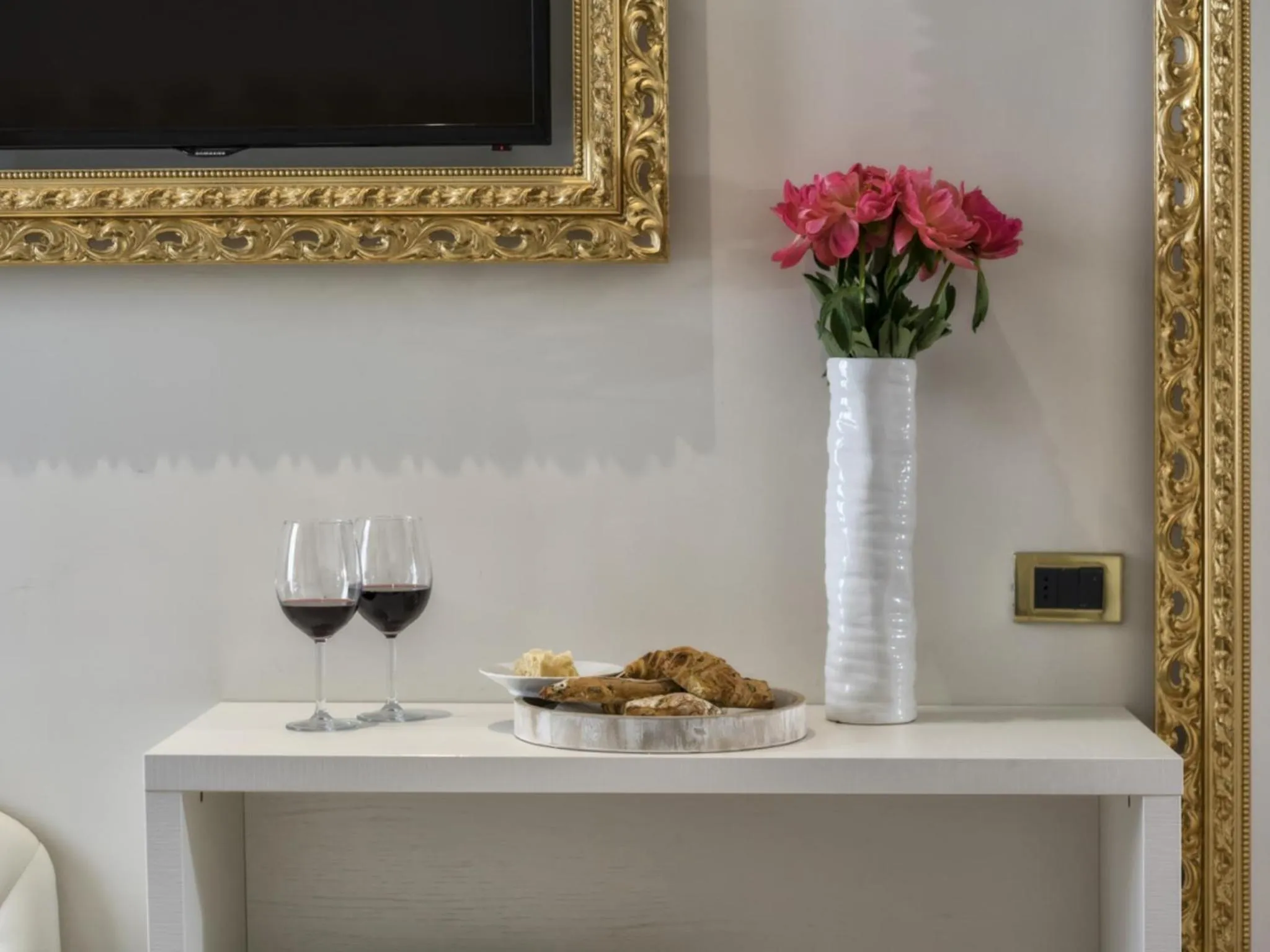 Decorative detail in Novecento Suite Hotel