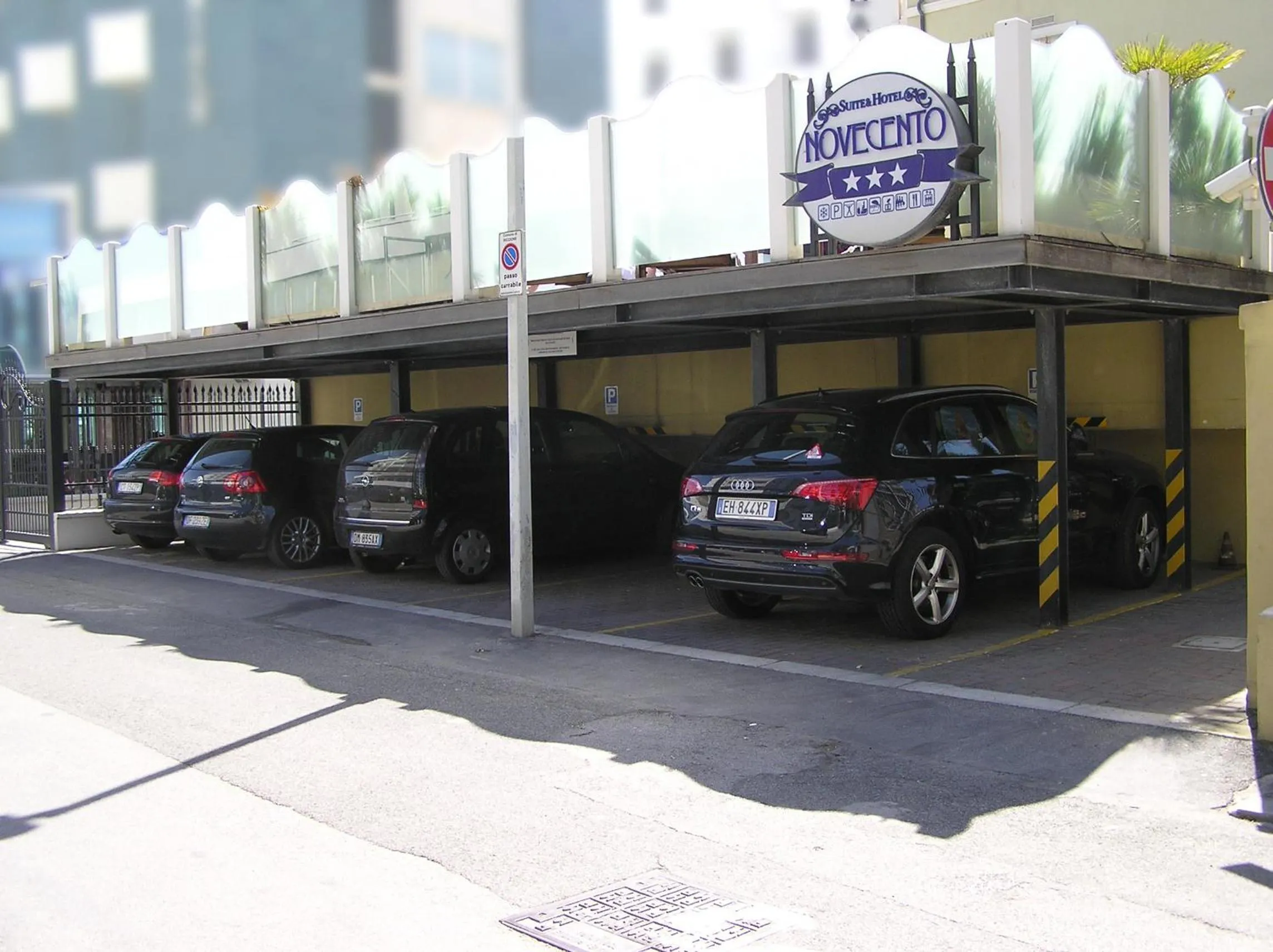 Area and facilities in Novecento Suite Hotel