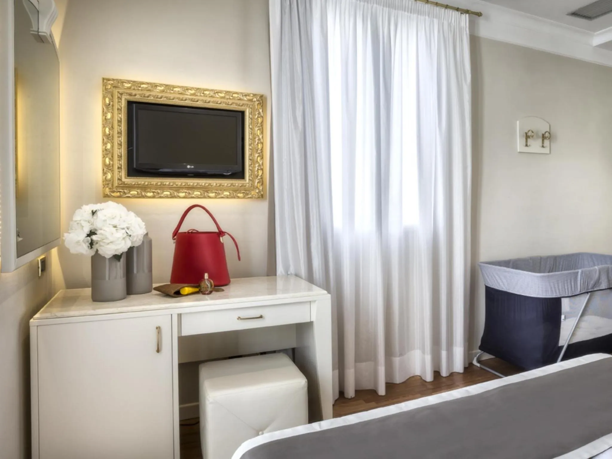 Decorative detail in Novecento Suite Hotel