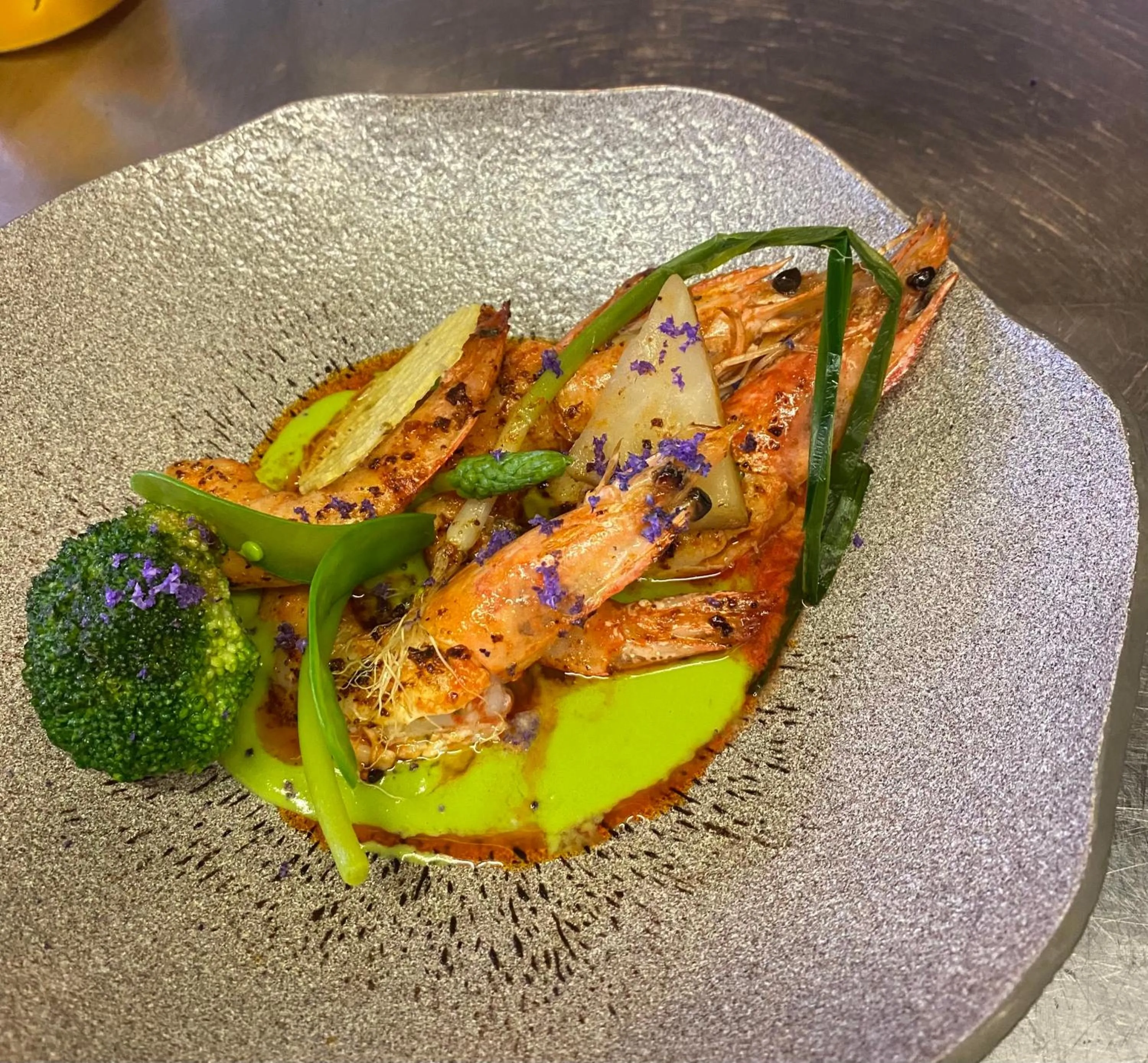 Food and drinks in Hôtel-Restaurant-Chambre Insolite Spa - Le XII de Luynes