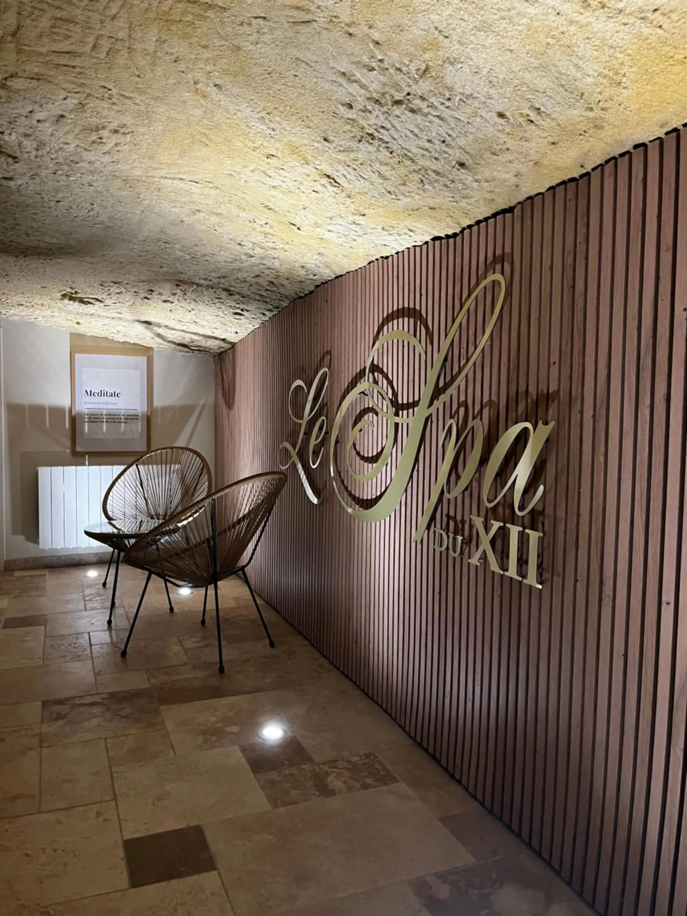 Spa and wellness centre/facilities in Hôtel-Restaurant-Chambre Insolite Spa - Le XII de Luynes