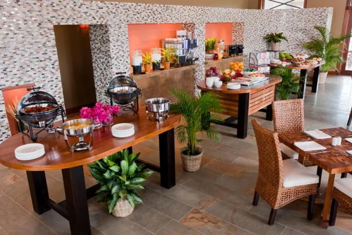 Restaurant/places to eat in Pelican Bay Hotel