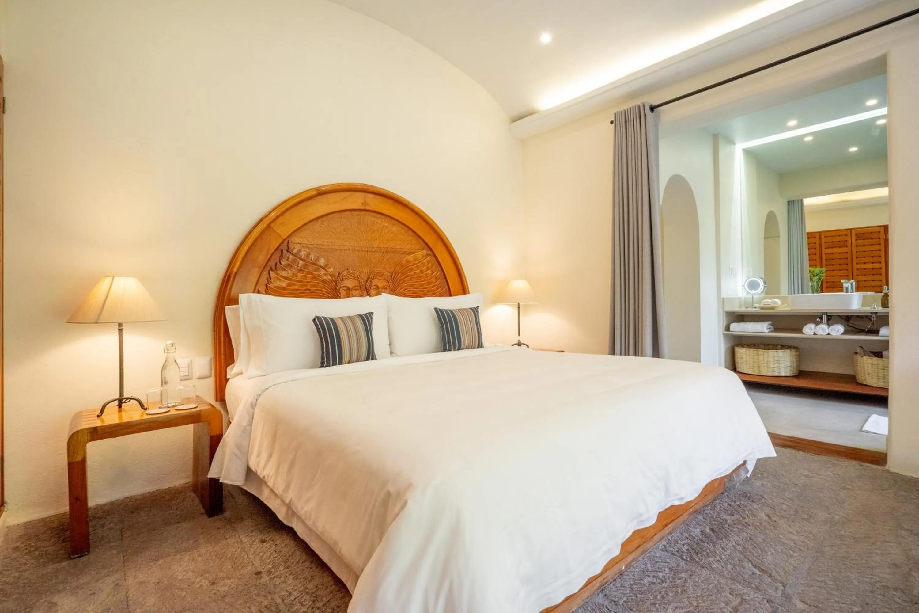 Bed in Mision del Sol Resort & Spa Adults Only