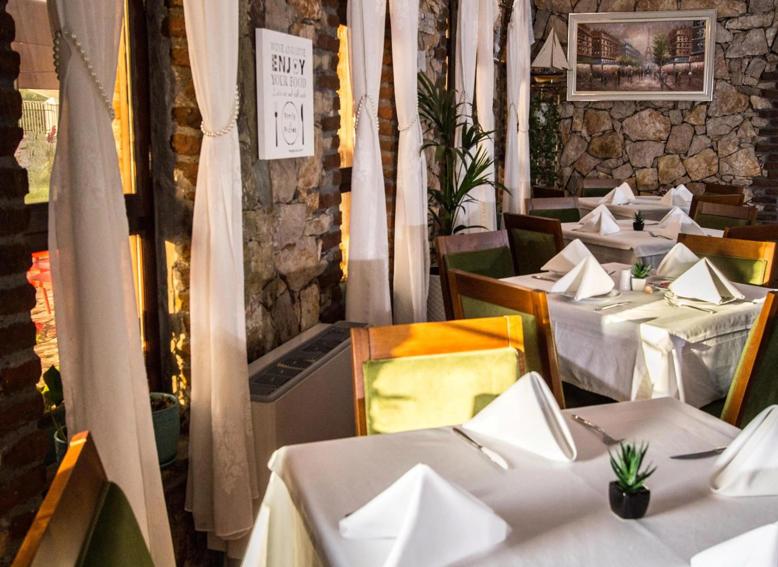 Restaurant/places to eat in Rambuje Resort