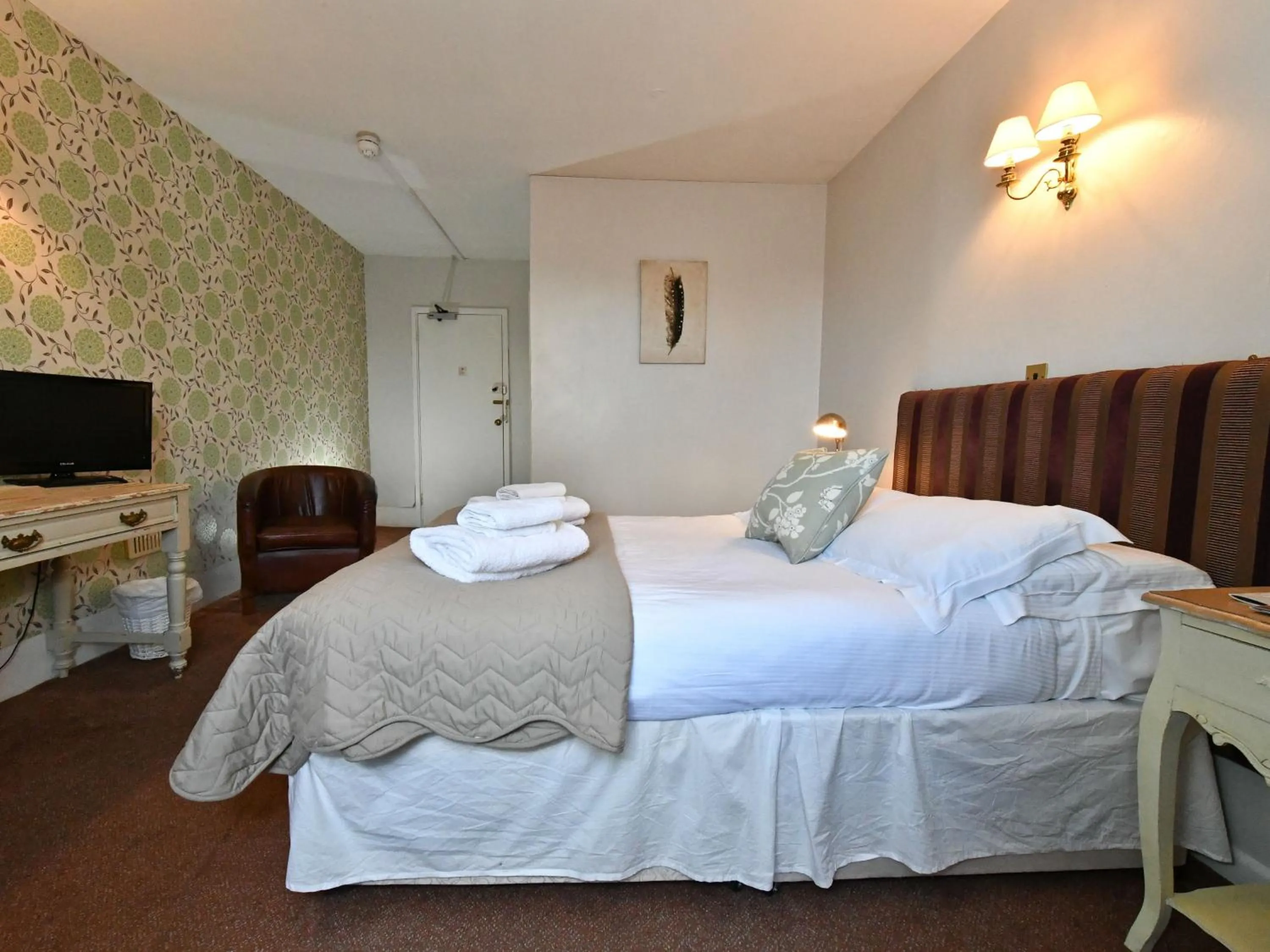 Bedroom, Bed in Lansdowne Strand