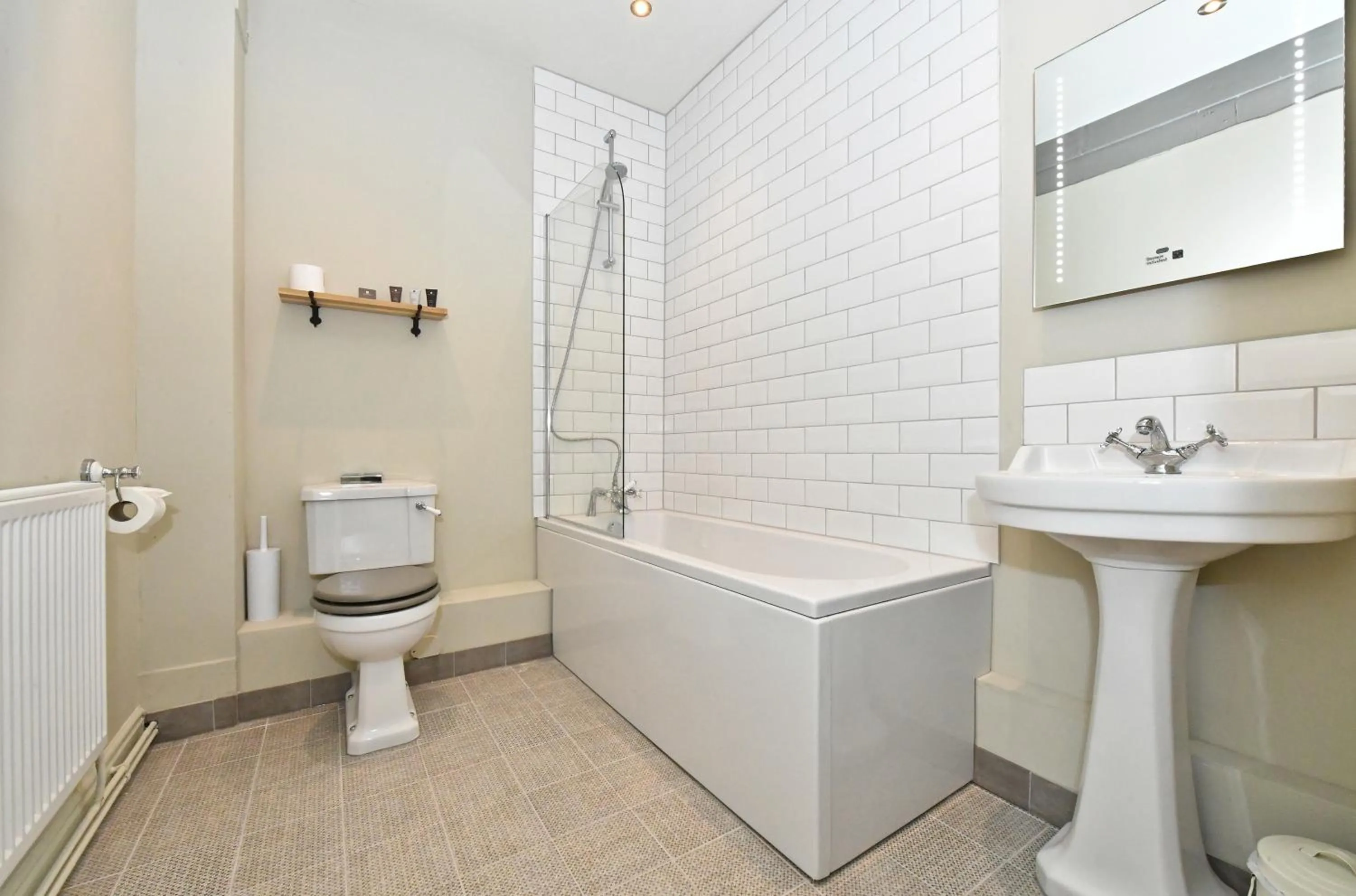 Bathroom in Lansdowne Strand