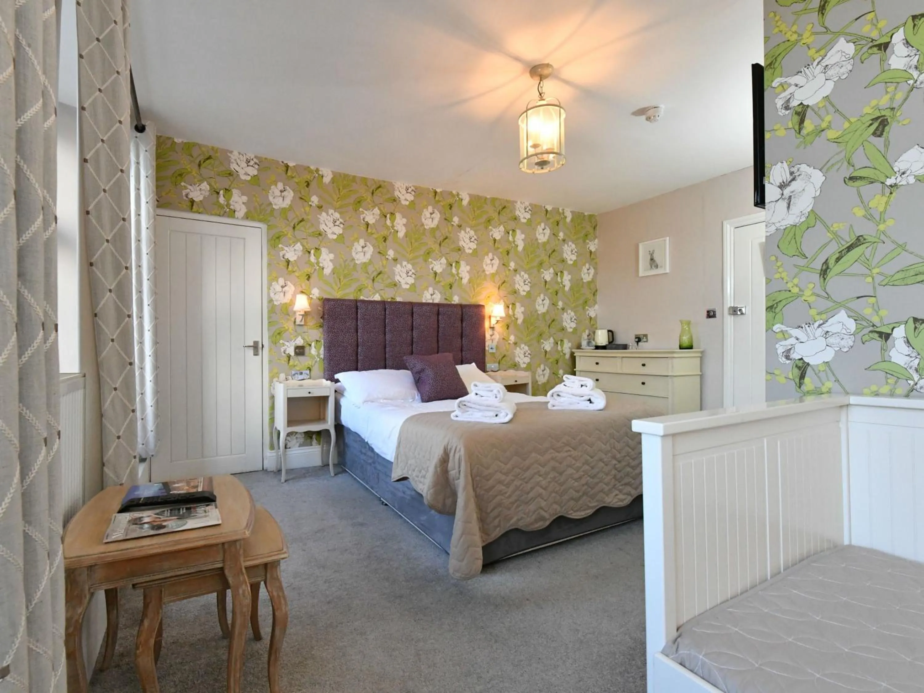 Bedroom, Bed in Lansdowne Strand