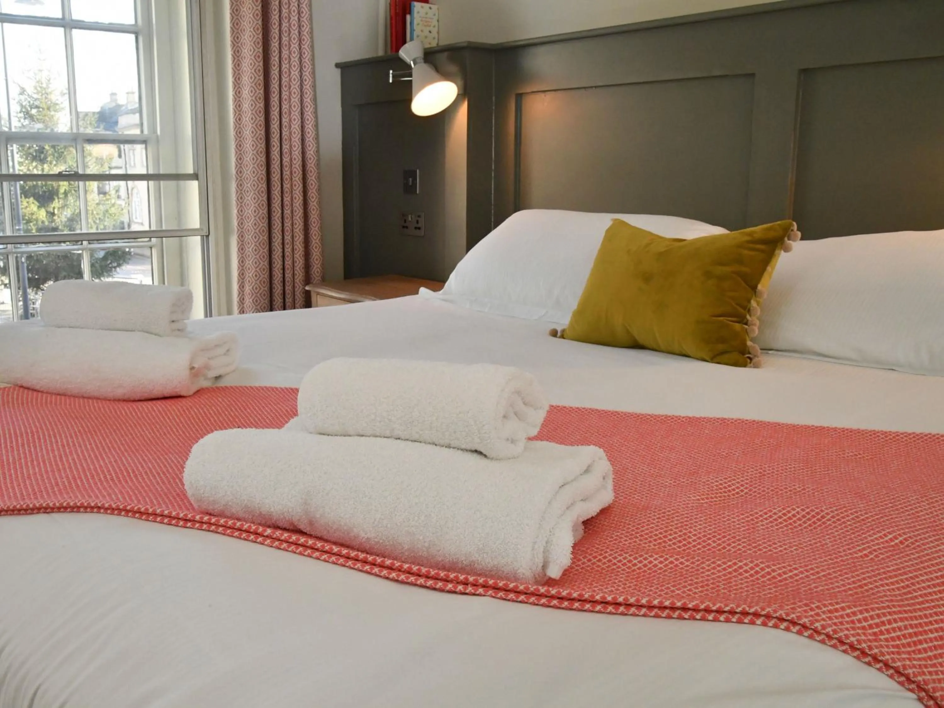 Bedroom, Bed in Lansdowne Strand