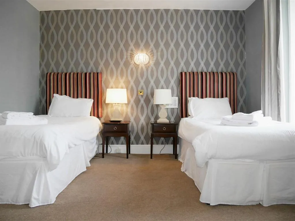 Bedroom, Bed in Lansdowne Strand