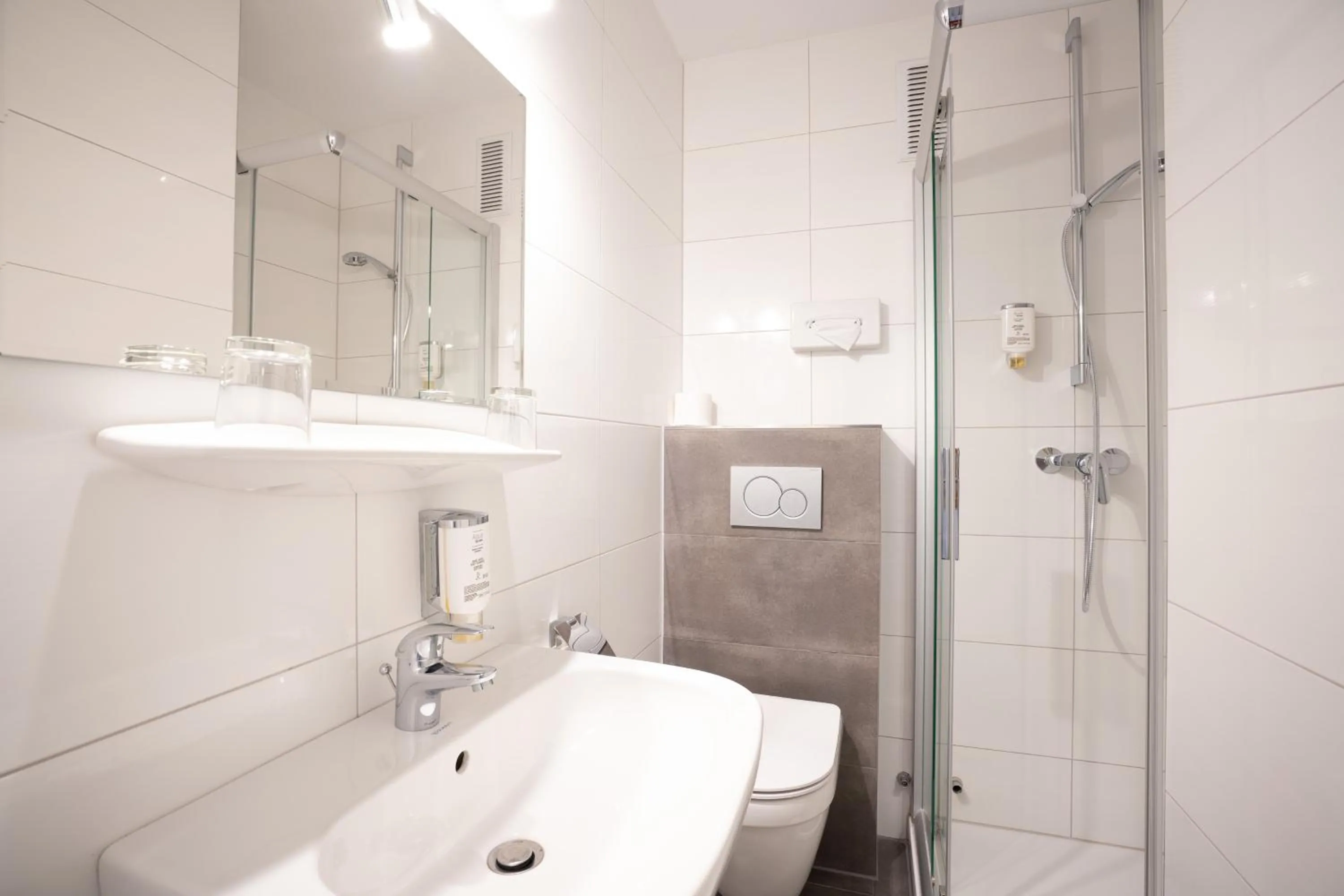 Bathroom in Hotel Zum Prinzen Sinsheim