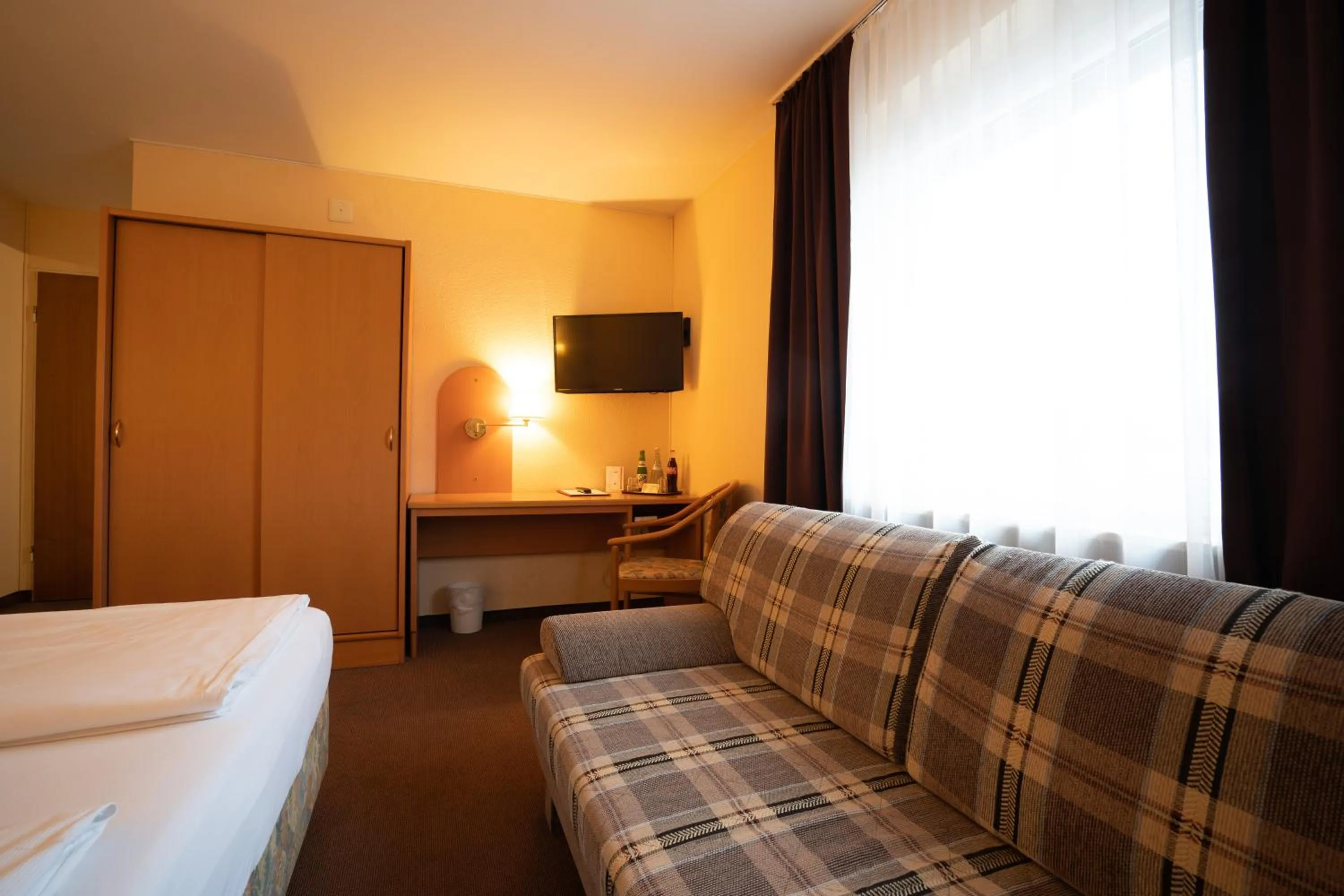 Decorative detail, Bed in Hotel Zum Prinzen Sinsheim