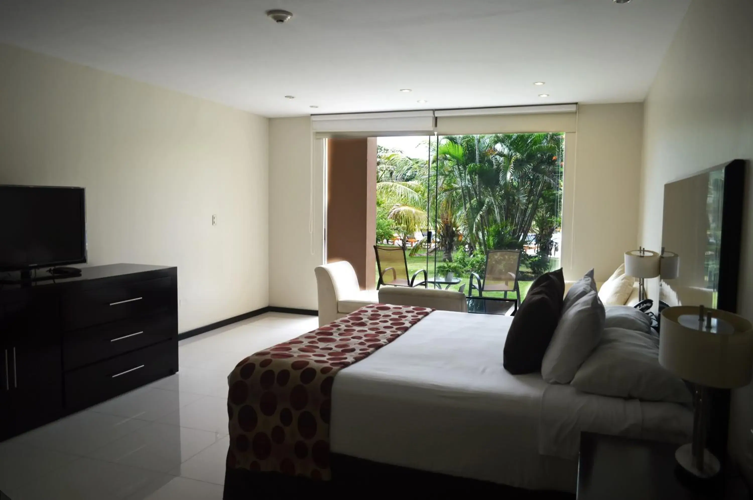 Premium Twin Room with Pool access in Sun Hotel Premium Twin Room with Pool access in Sun Hotel