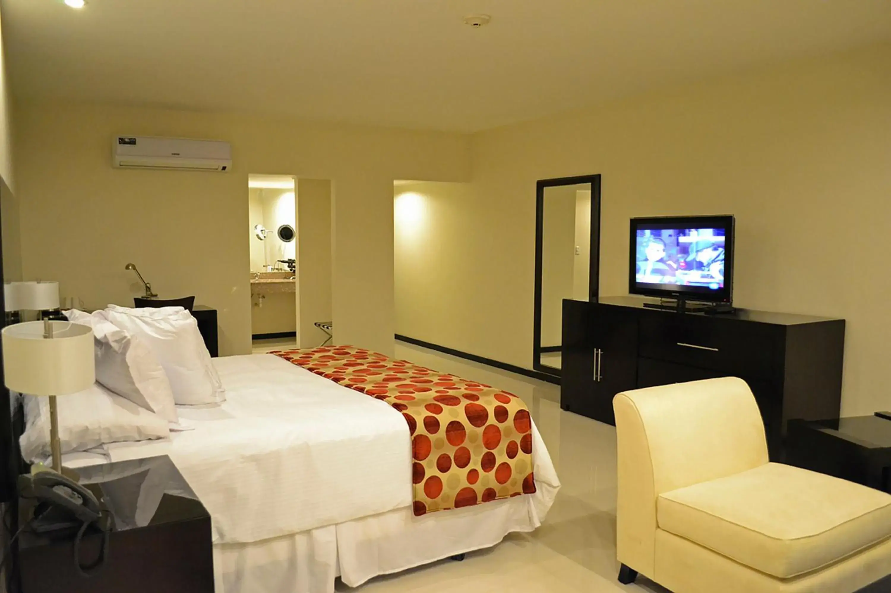 King Room with Pool View in Sun Hotel King Room with Pool View in Sun Hotel