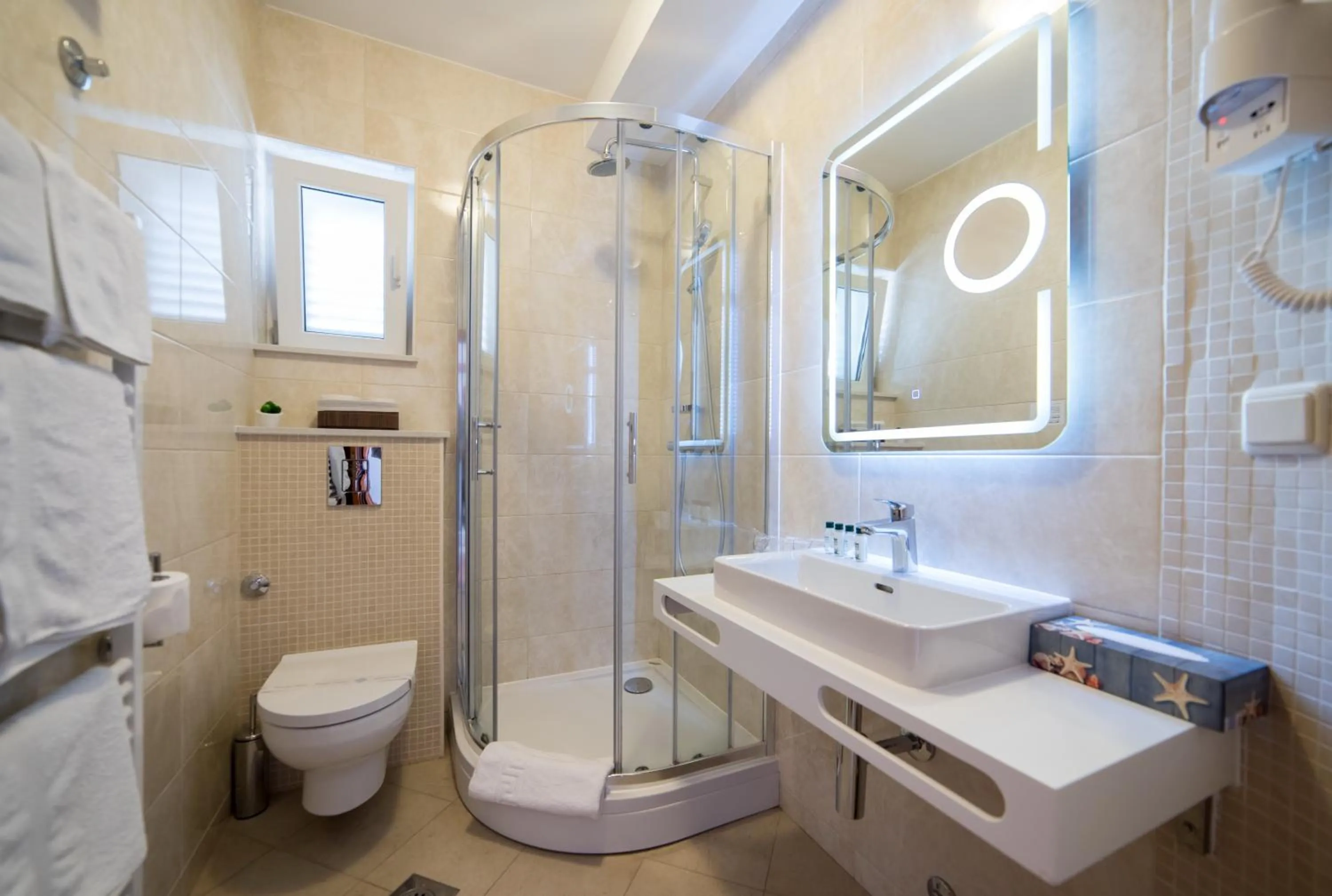 Bathroom in Rooms Raič