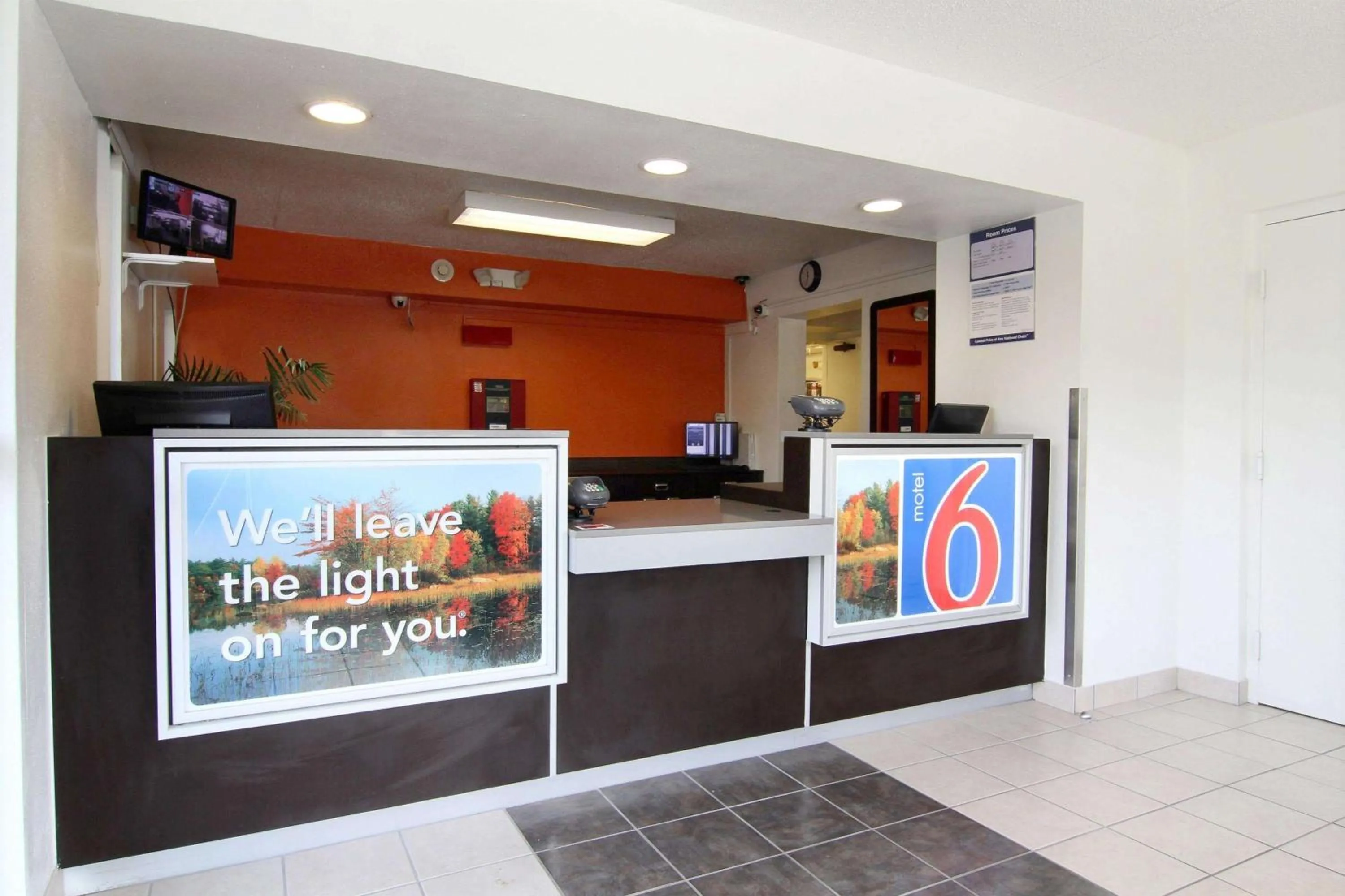 Lobby or reception in Motel 6-Middleburg Heights, OH - Cleveland