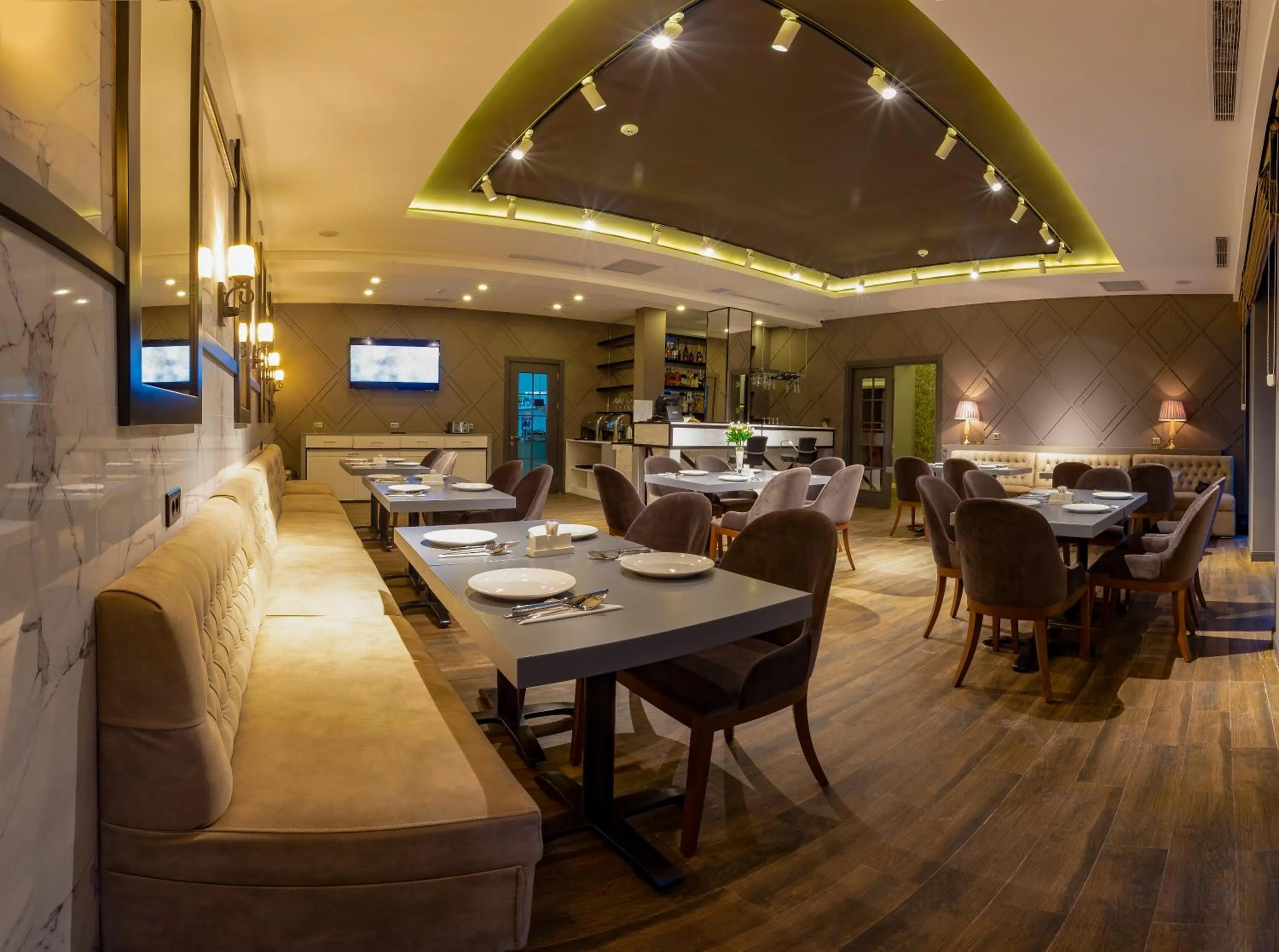 Restaurant/places to eat in Aksent Hotel