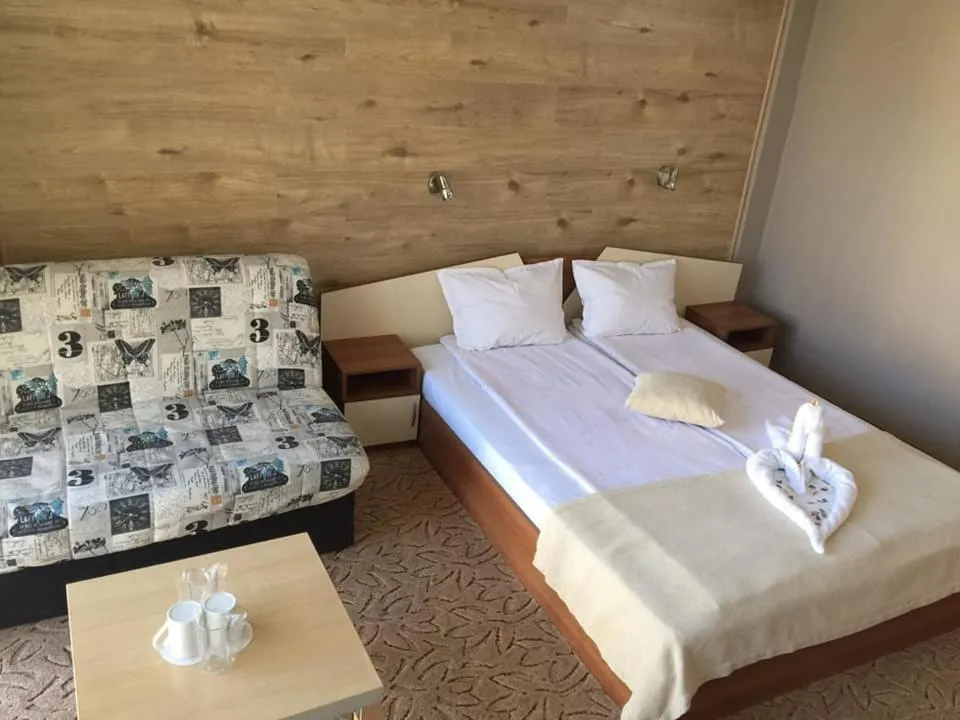 Bed in Family Hotel Kedara