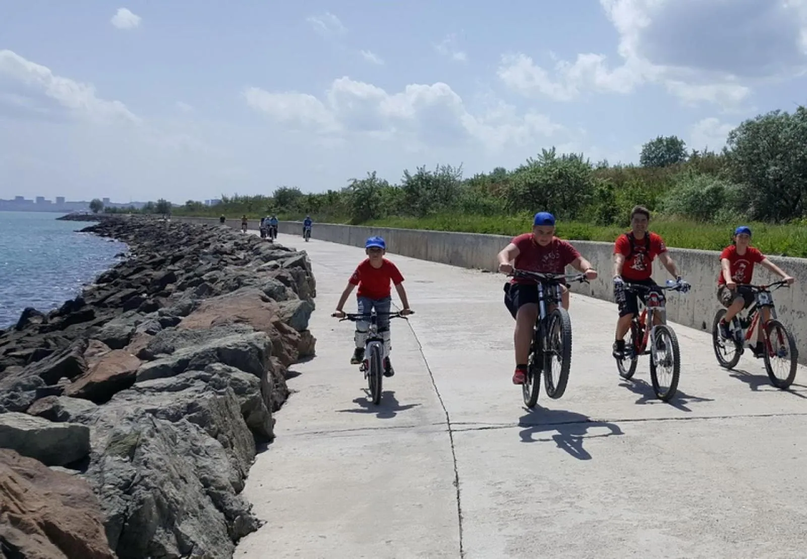 Fishing in Family Hotel Kedara