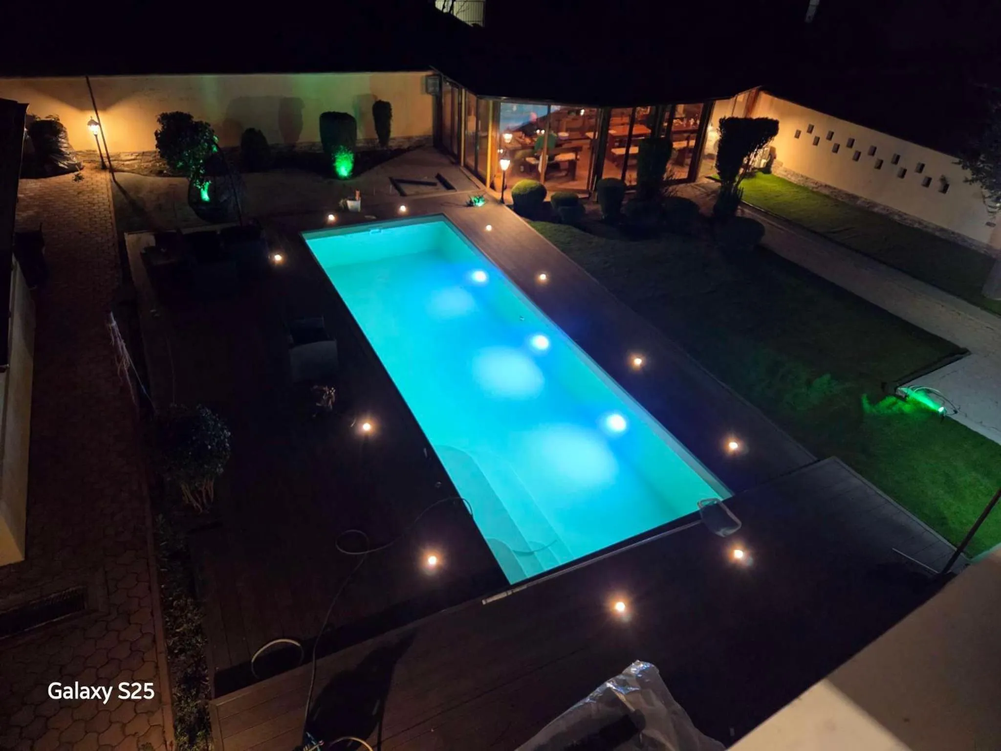 Swimming pool in Family Hotel Kedara