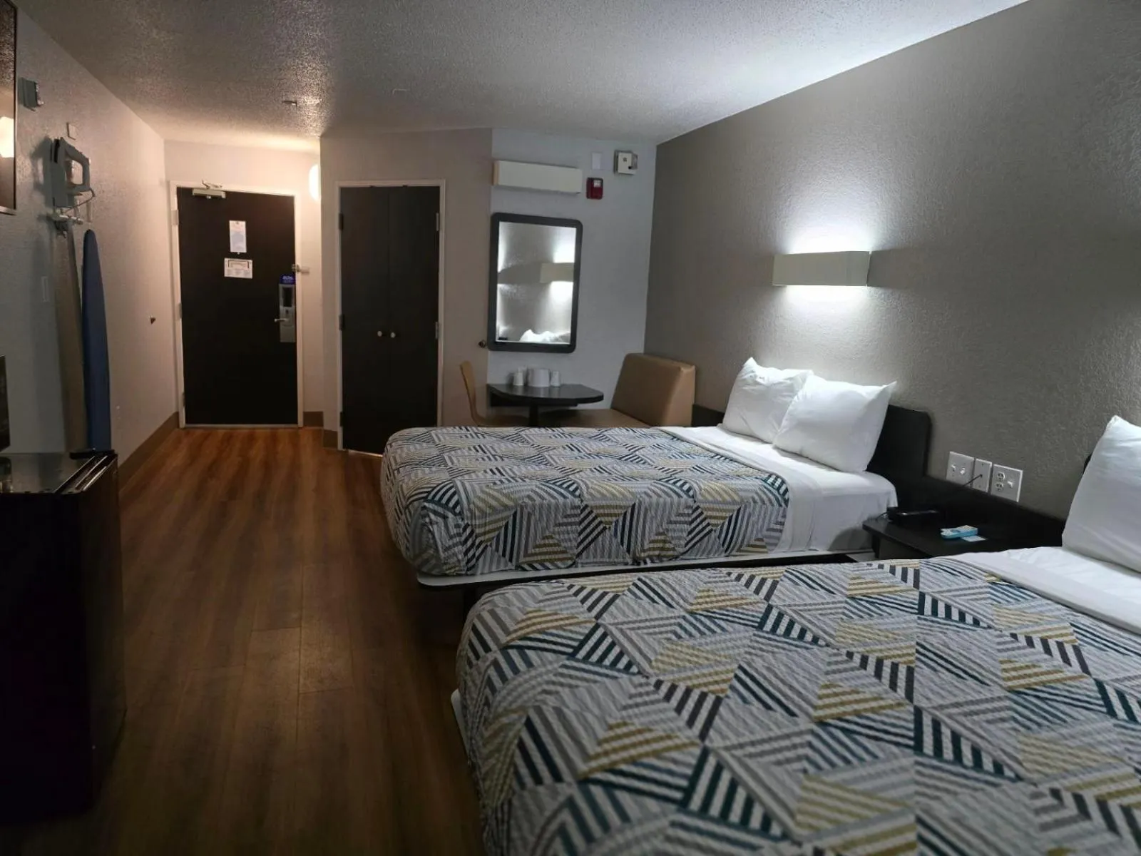 Bedroom, Bed in Motel 6-Biloxi, MS - Beach