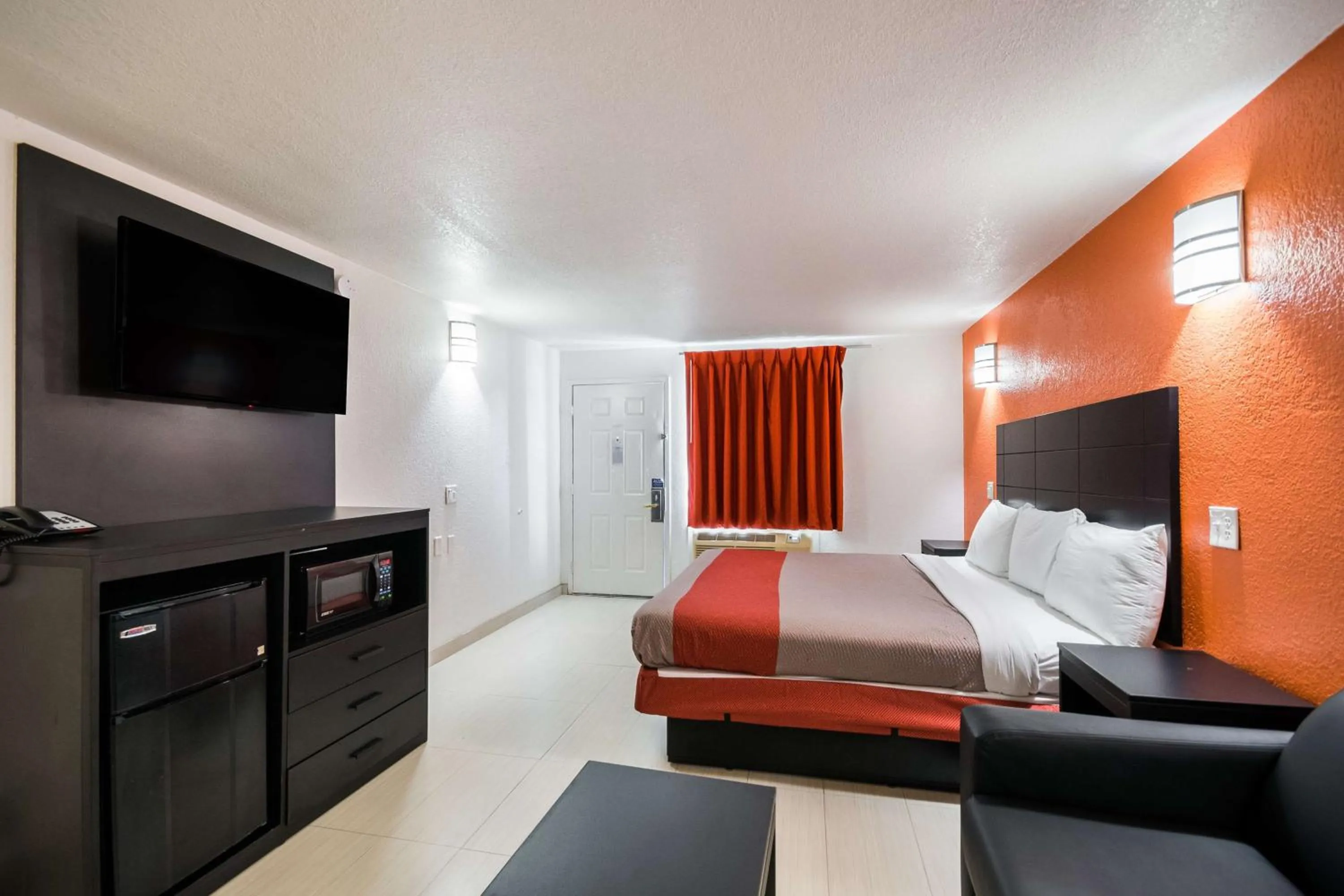 Spa and wellness centre/facilities, Bed in Motel 6-Houston, TX - Brookhollow