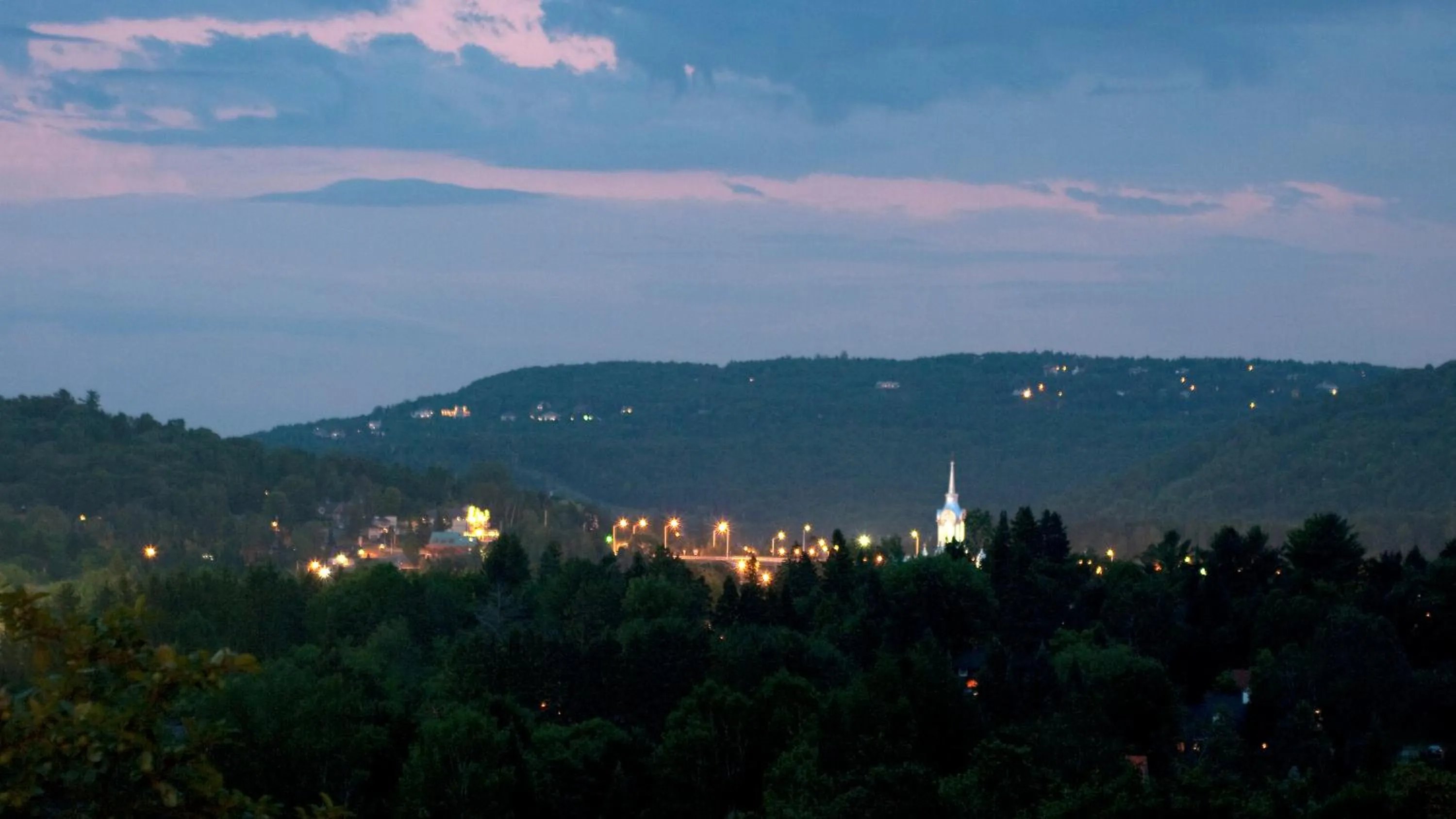 Facade/entrance in Le Petit Clocher Gite Touristique B & B