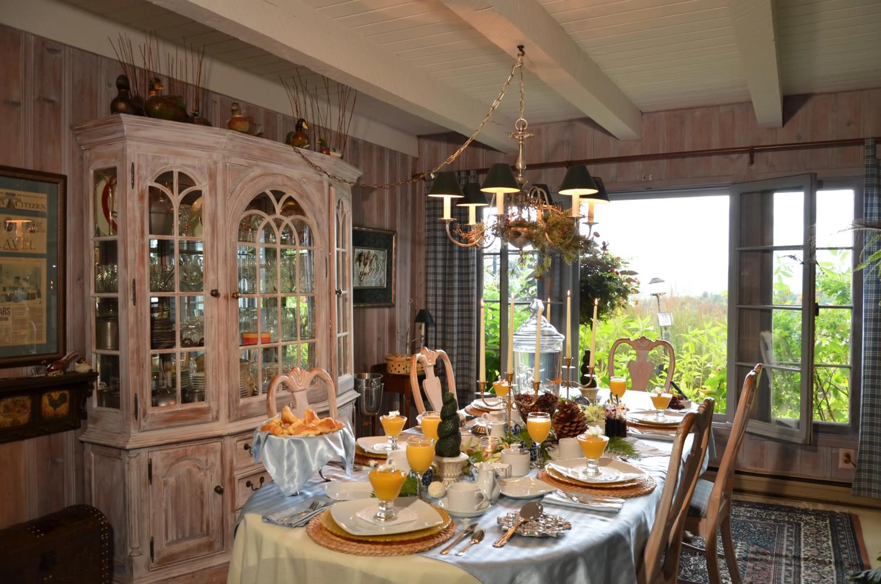 Breakfast in Le Petit Clocher Gite Touristique B & B