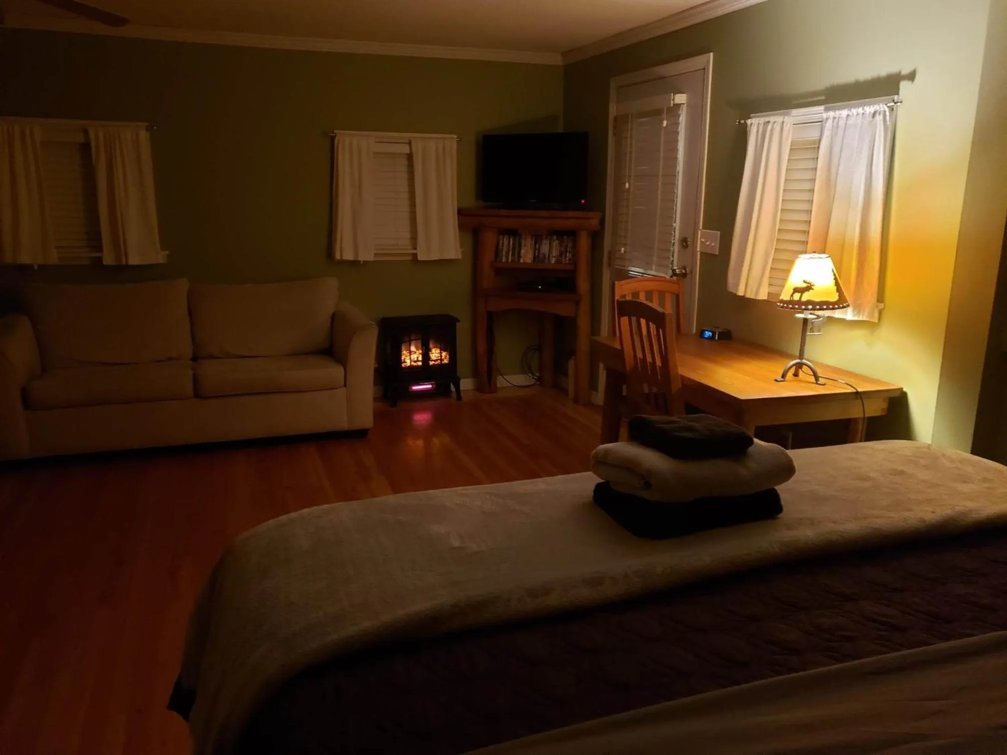 Bed in Riverbend Guest House