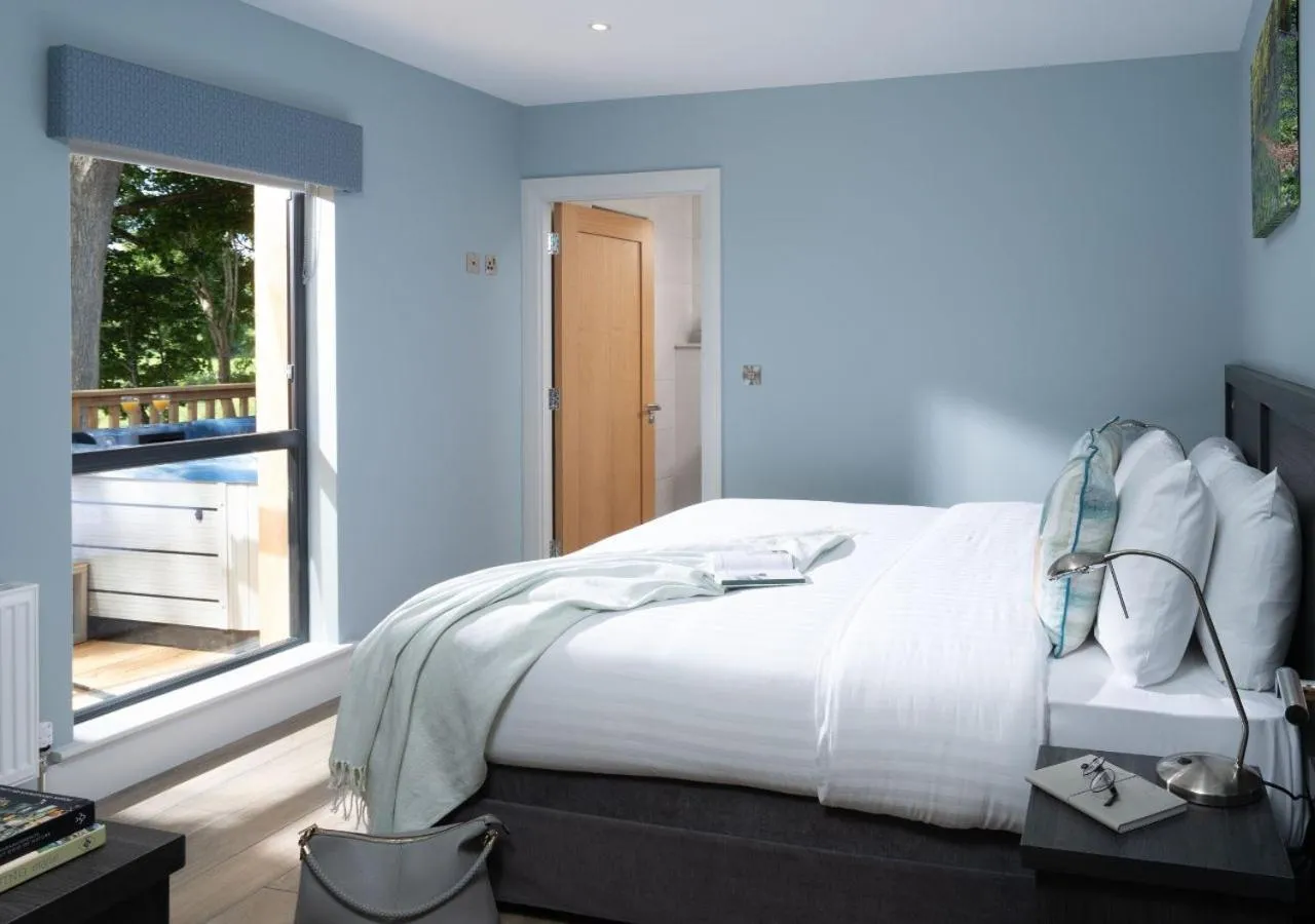 Bedroom, Bed in Killyhevlin Lakeside Hotel & Lodges