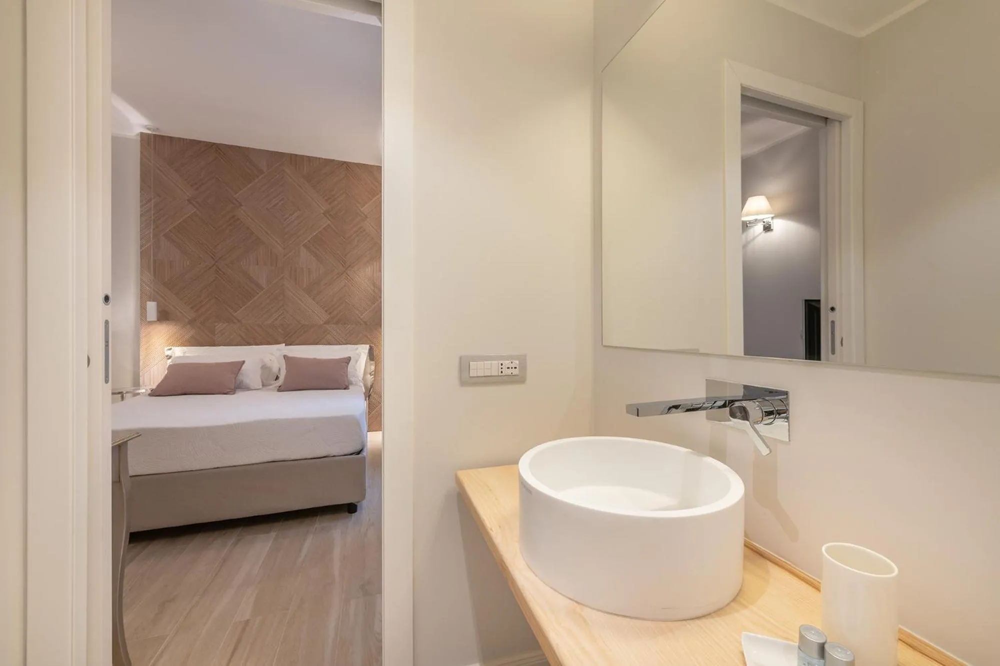 Bathroom, Bed in AQUAMADRE Suites