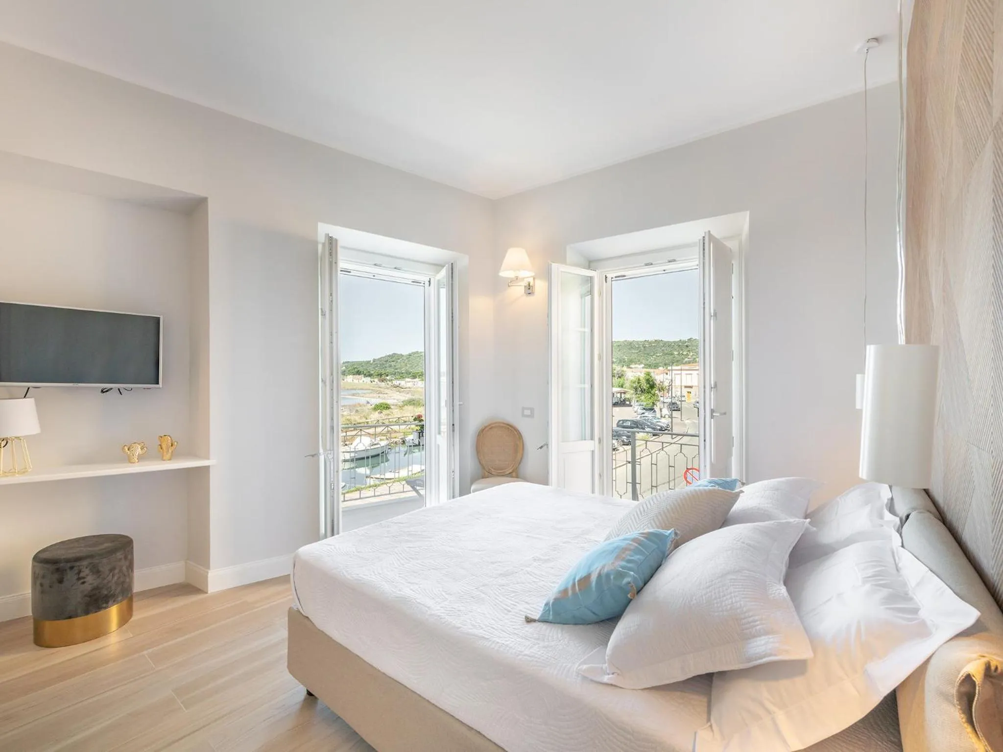 Bedroom, Bed in AQUAMADRE Suites