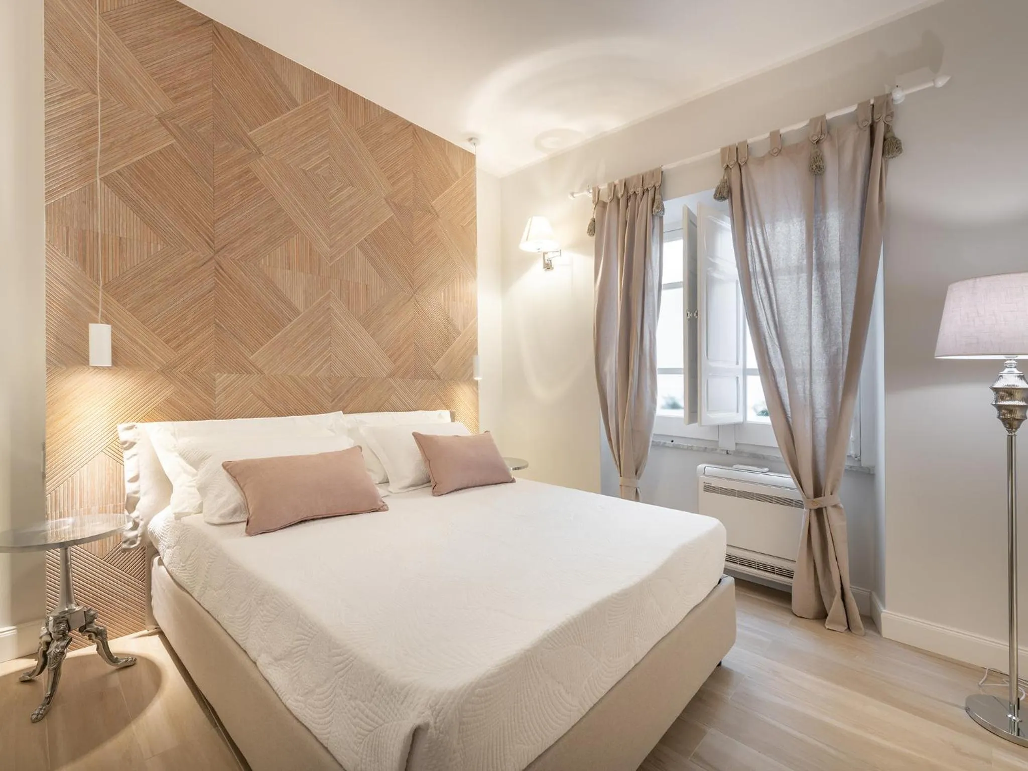 Bedroom, Bed in AQUAMADRE Suites