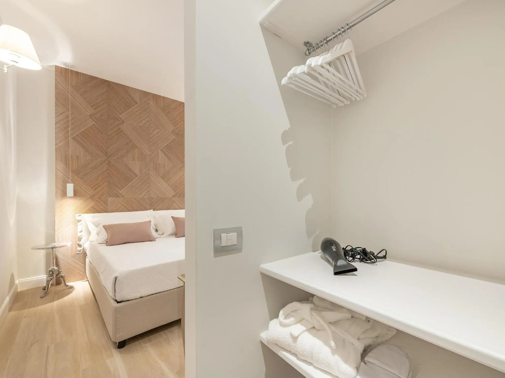 Bedroom, Bed in AQUAMADRE Suites