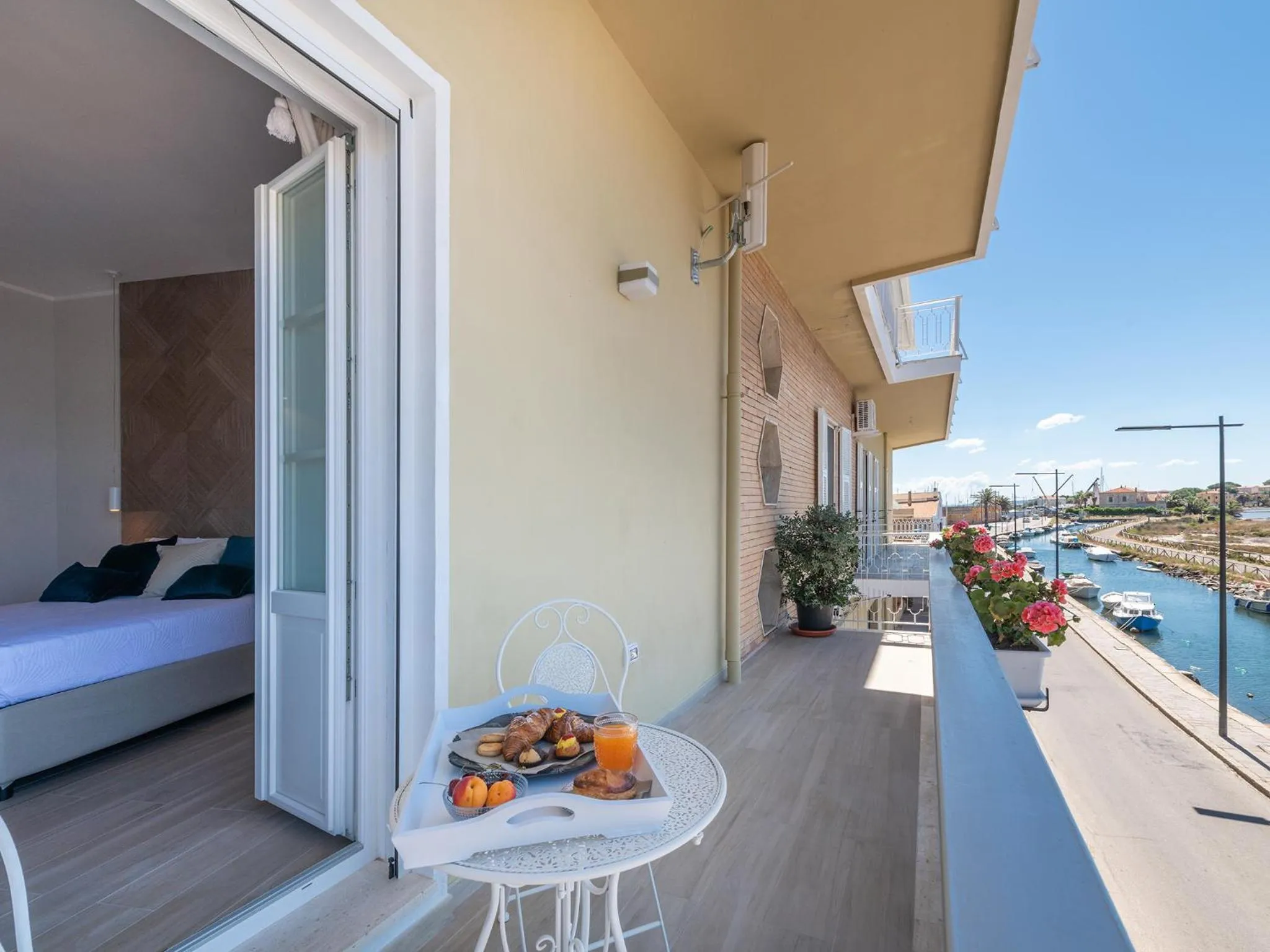 Area and facilities in AQUAMADRE Suites