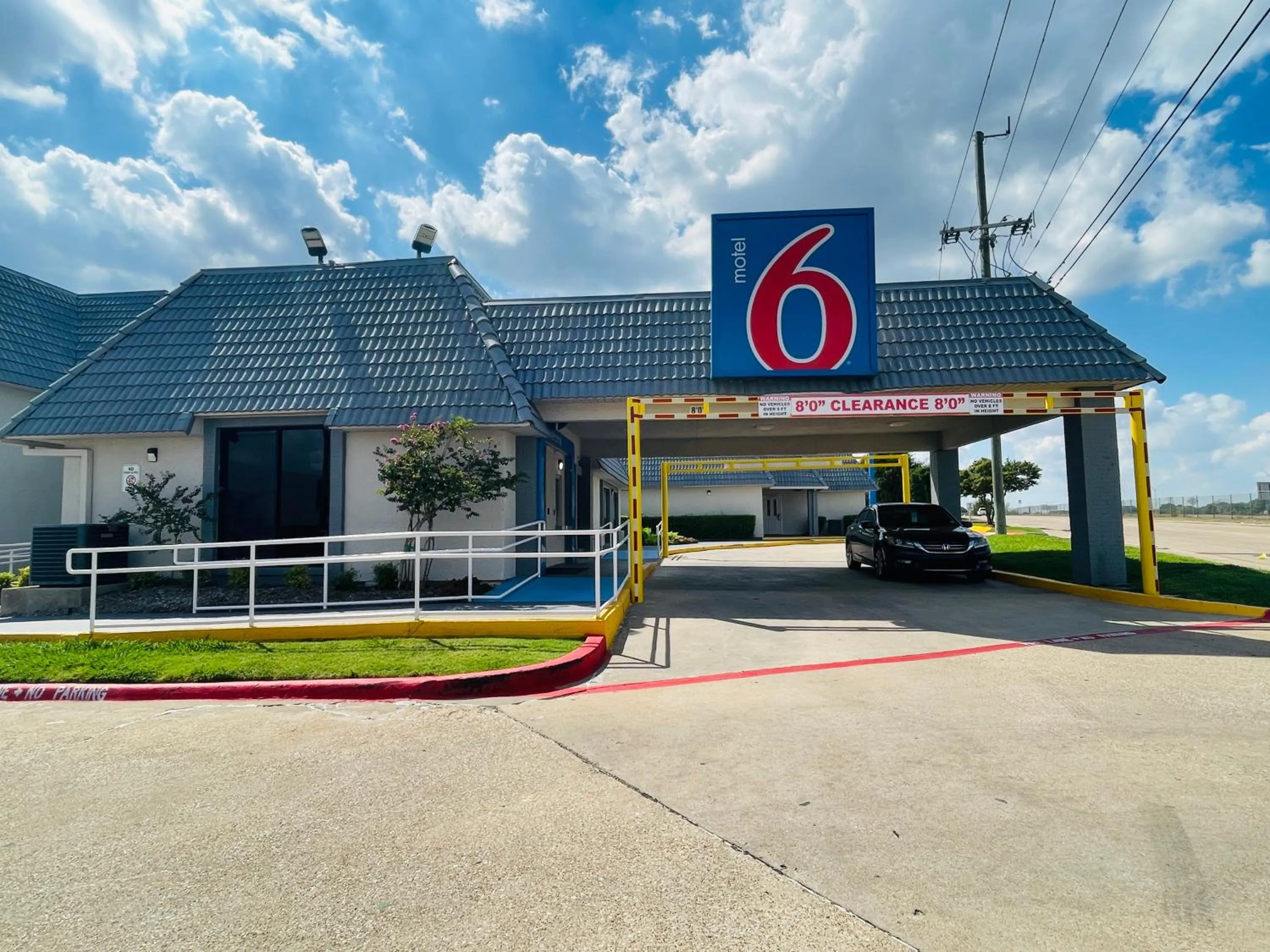Property building in Motel 6-Duncanville, TX - Dallas