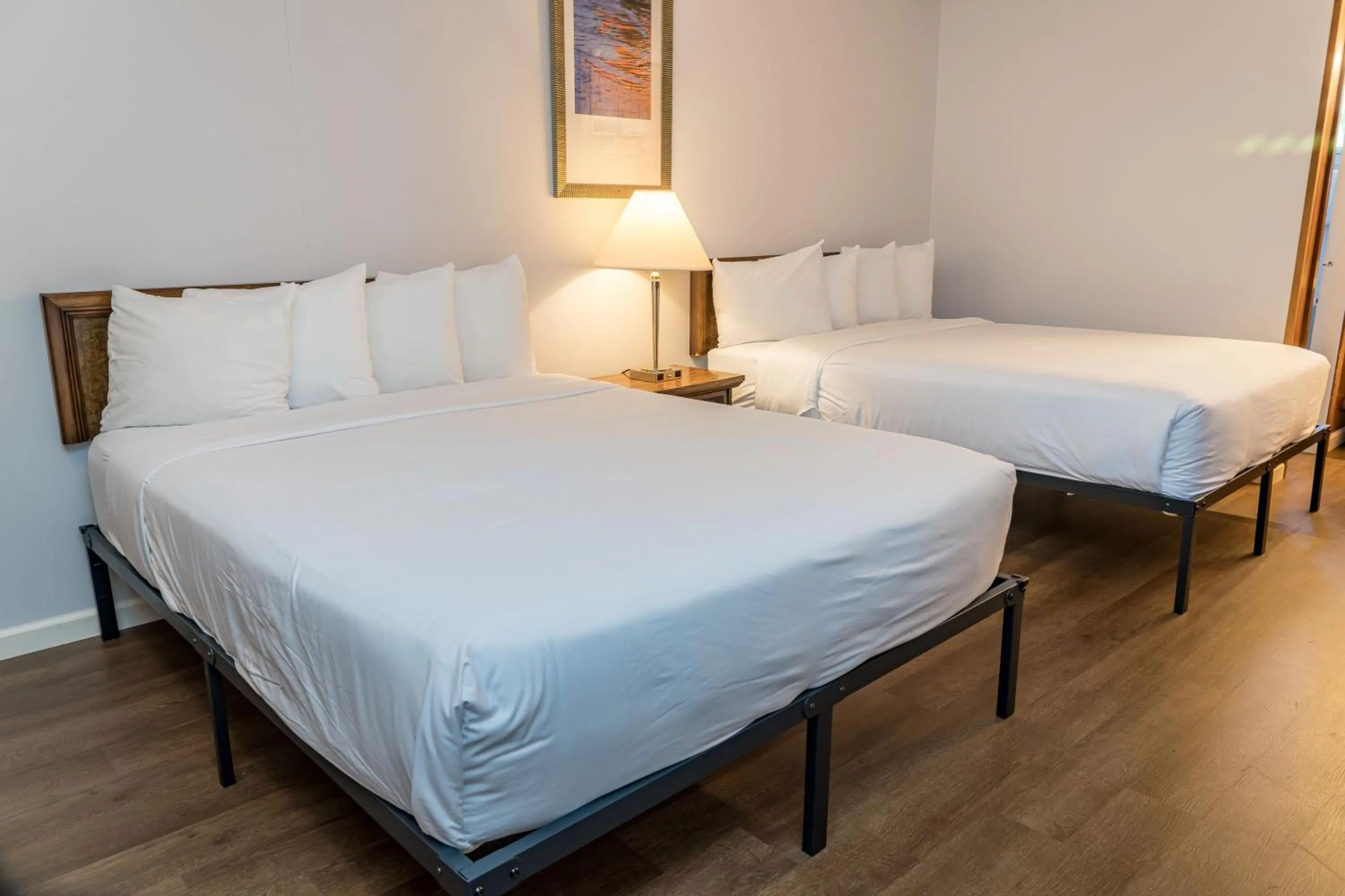 Bed in Traveler's Inn