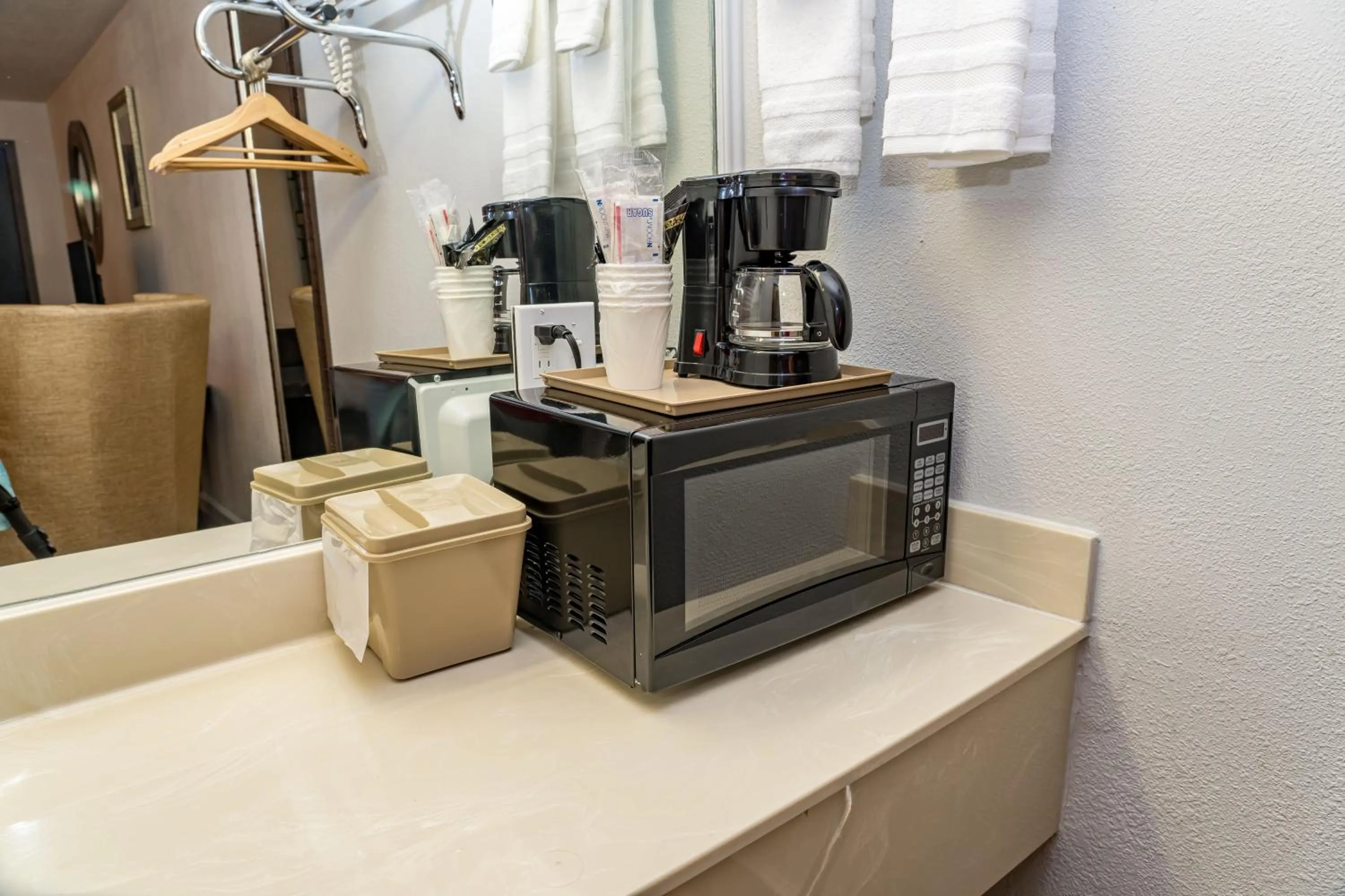 Coffee/tea facilities in Traveler's Inn