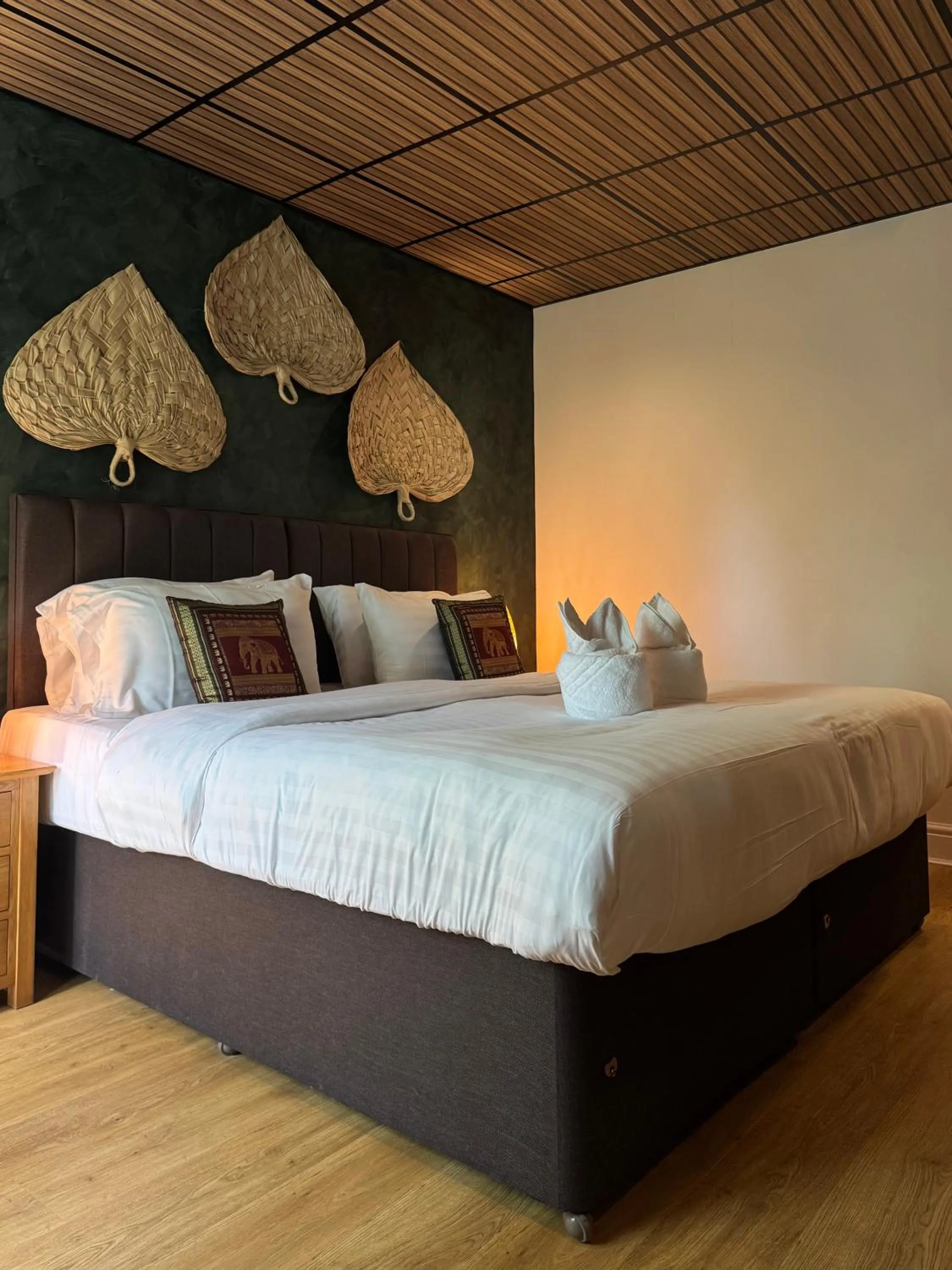 Bed in The Imperial Dragon Hotel