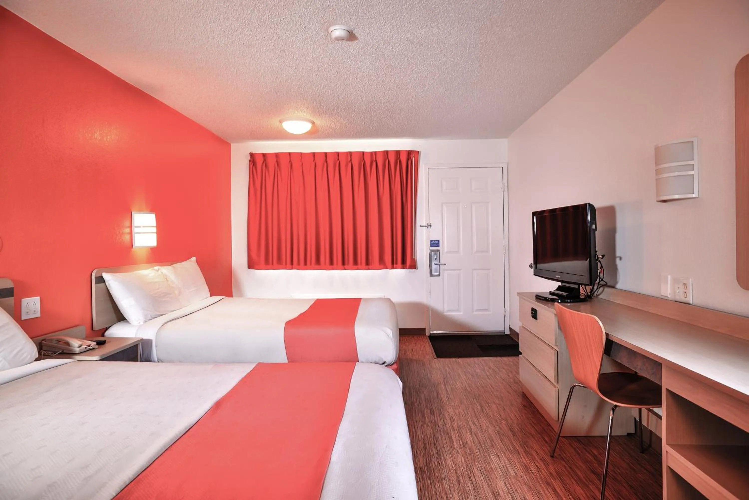 Bedroom, Bed in Motel 6-Saint Joseph, MO