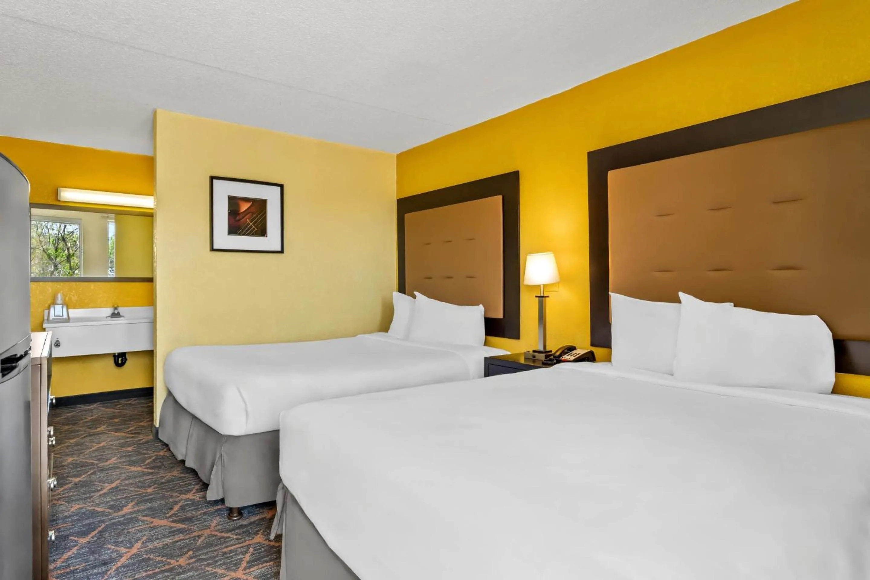 Bedroom, Bed in Rodeway Inn Albuquerque West