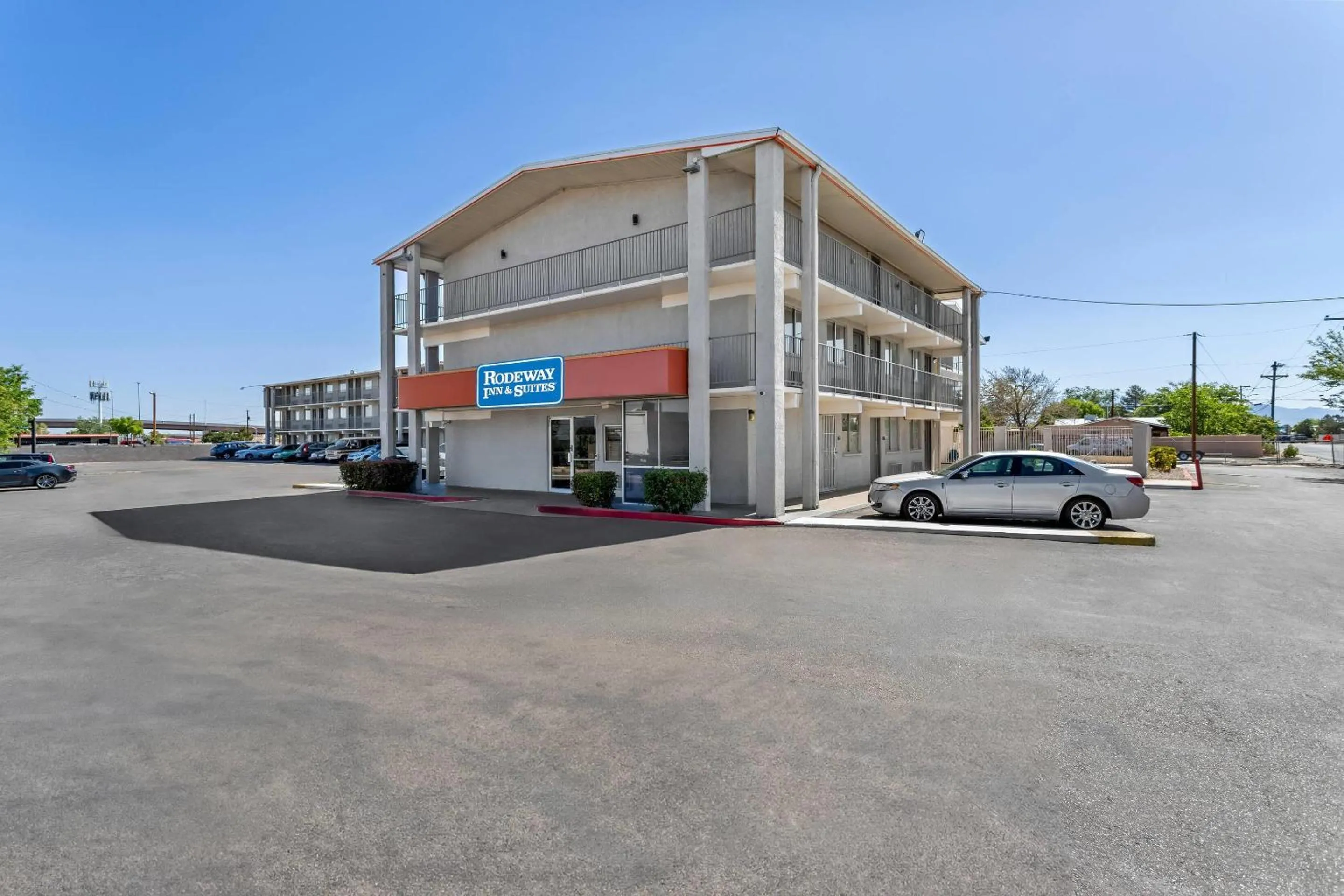 Property building in Rodeway Inn Albuquerque West