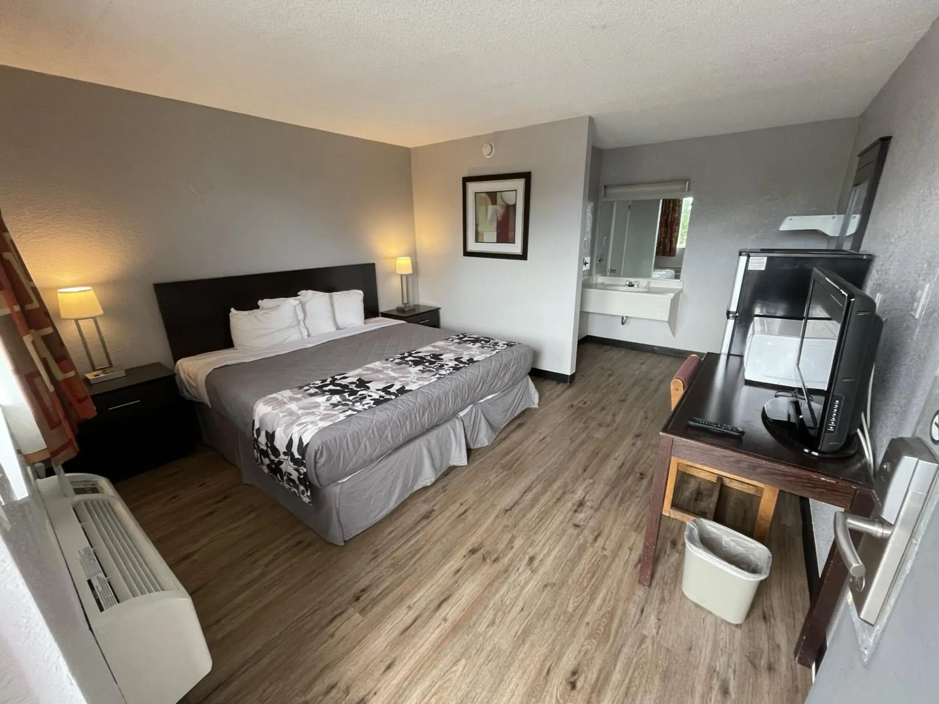 King Room - Non Smoking in Rodeway Inn Albuquerque West King Room - Non Smoking in Rodeway Inn Albuquerque West